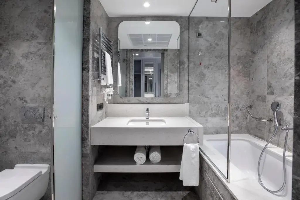 Bathroom in Wish More Hotel Şişli Bathroom in Wish More Hotel Şişli