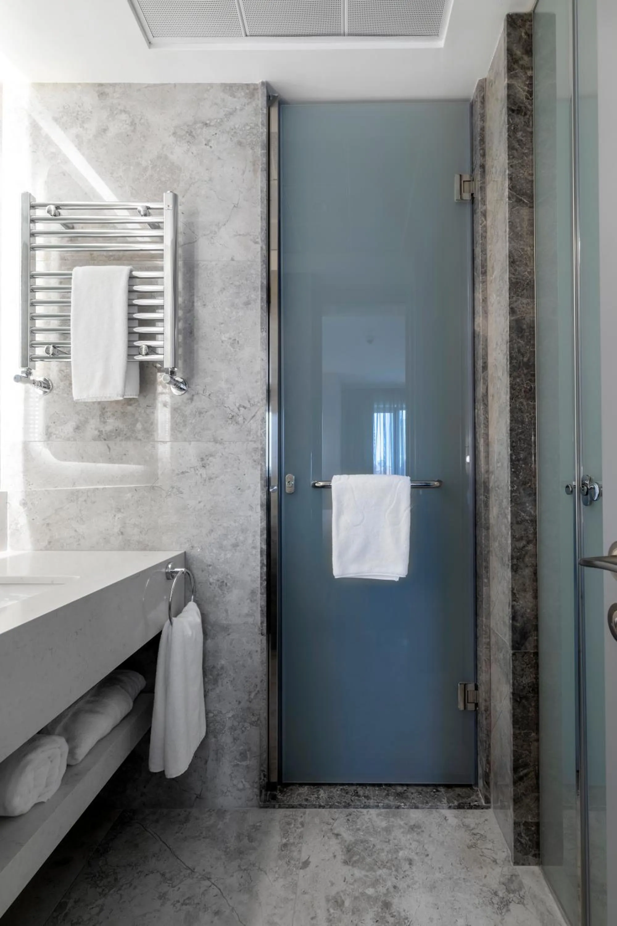 Shower in Wish More Hotel Şişli