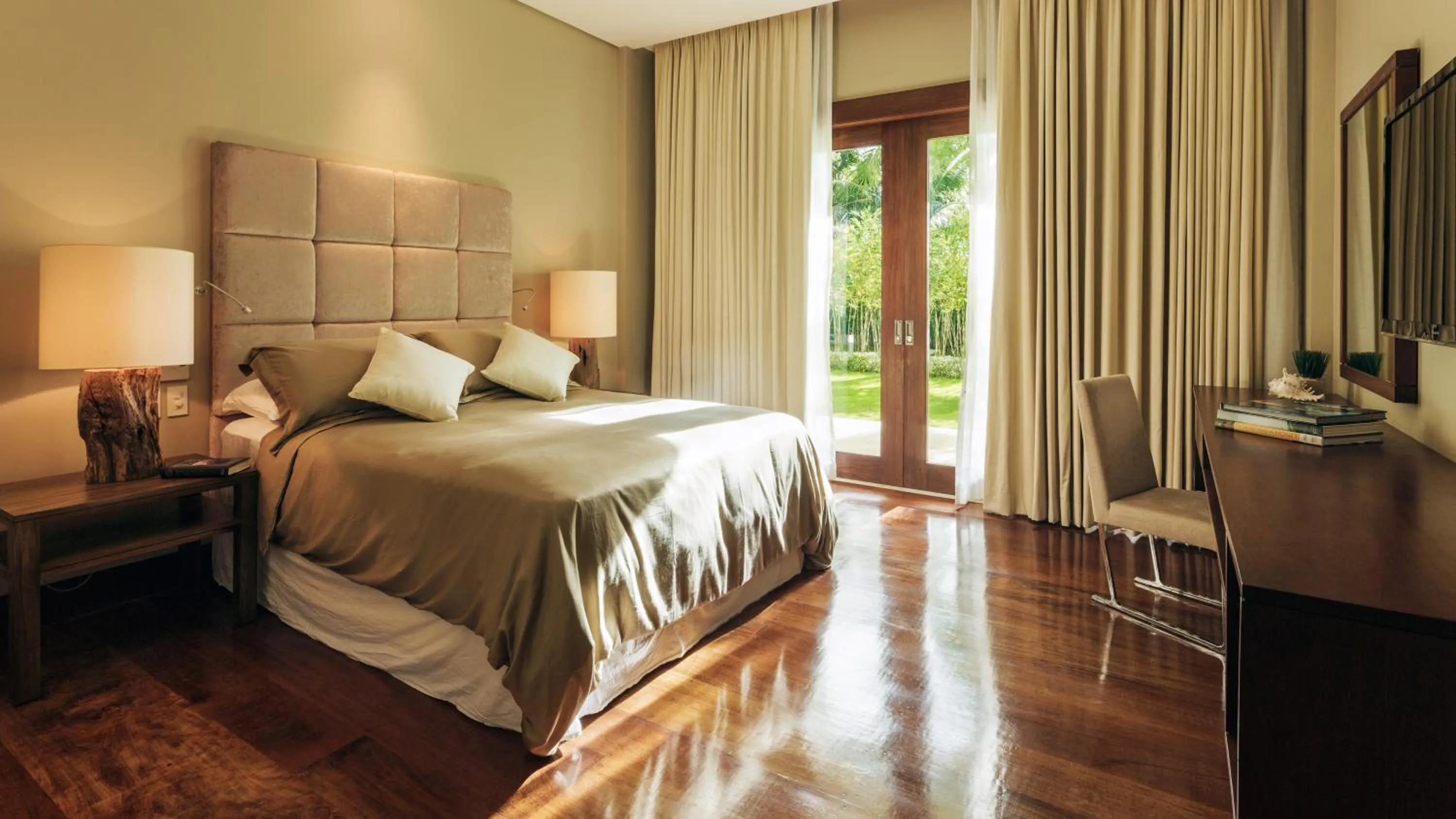 Bedroom, Bed in Under the Stars Luxury Apartment