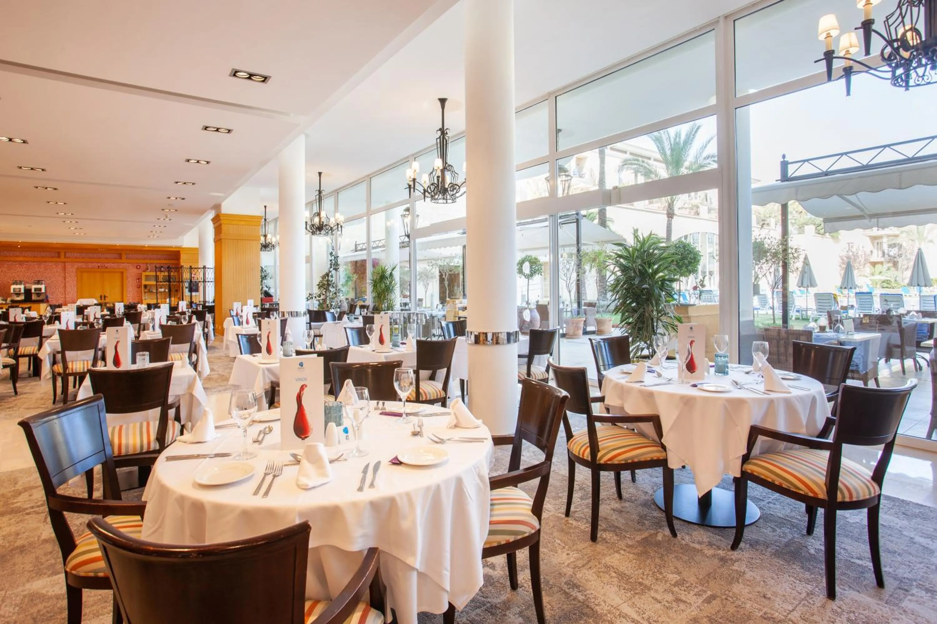 Restaurant/places to eat in Grupotel Playa de Palma Suites & Spa