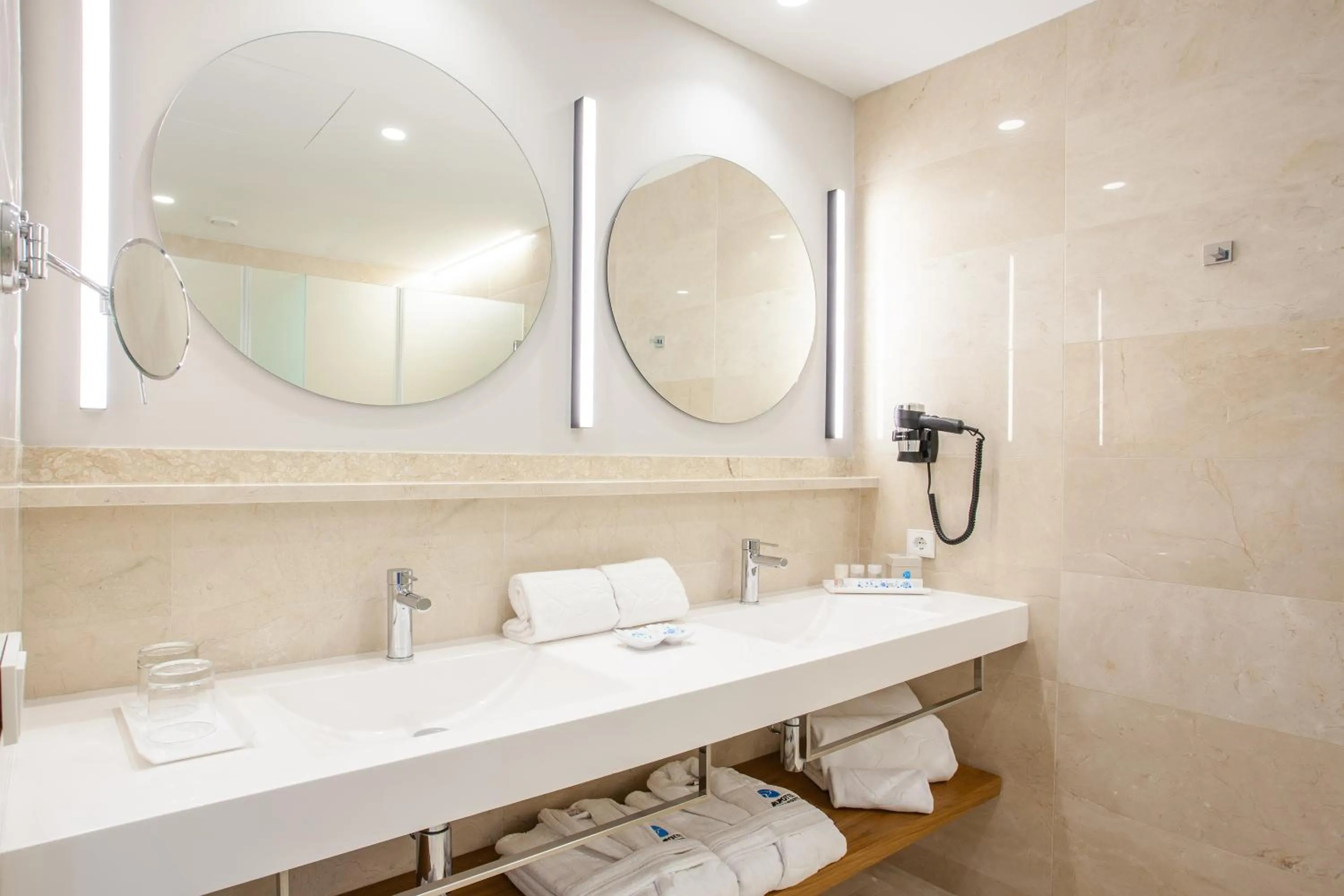 Bathroom in Grupotel Playa de Palma Suites & Spa