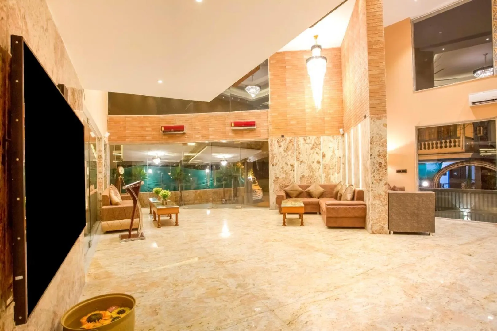 Communal lounge/ TV room in Summit Calangute Resort & Spa