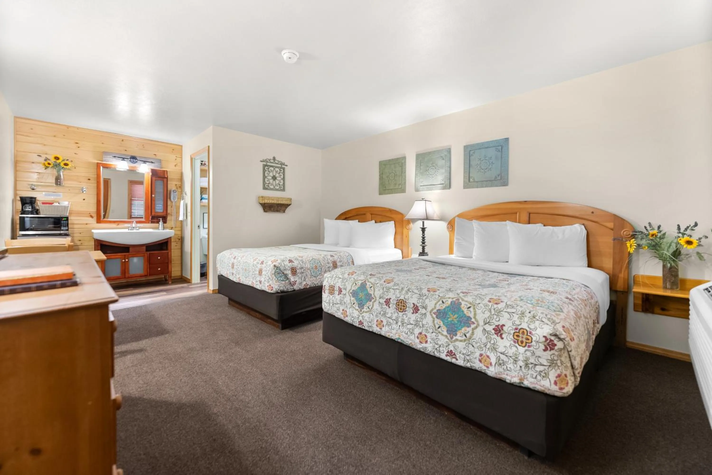 Bed in Mt Gardner Inn