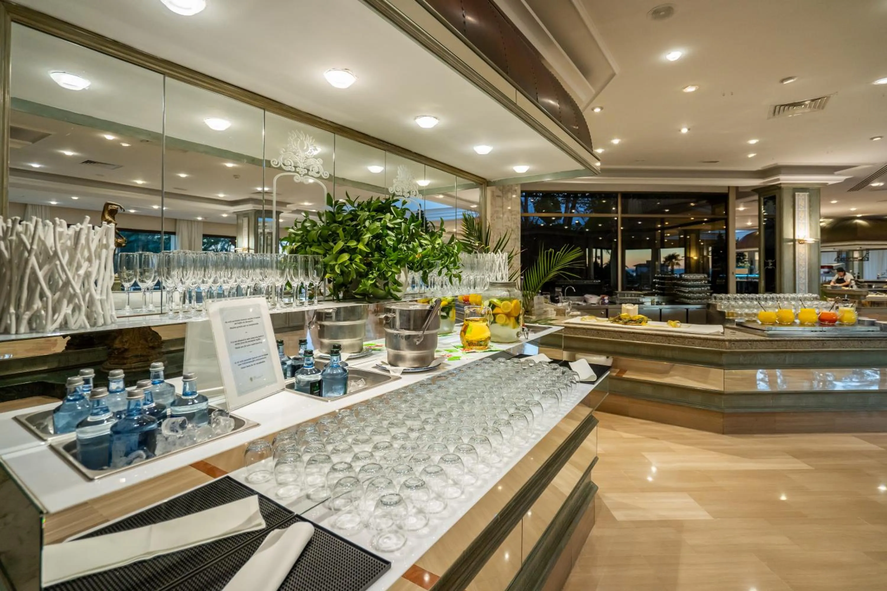 Restaurant/places to eat in GPRO Valparaiso Palace & Spa