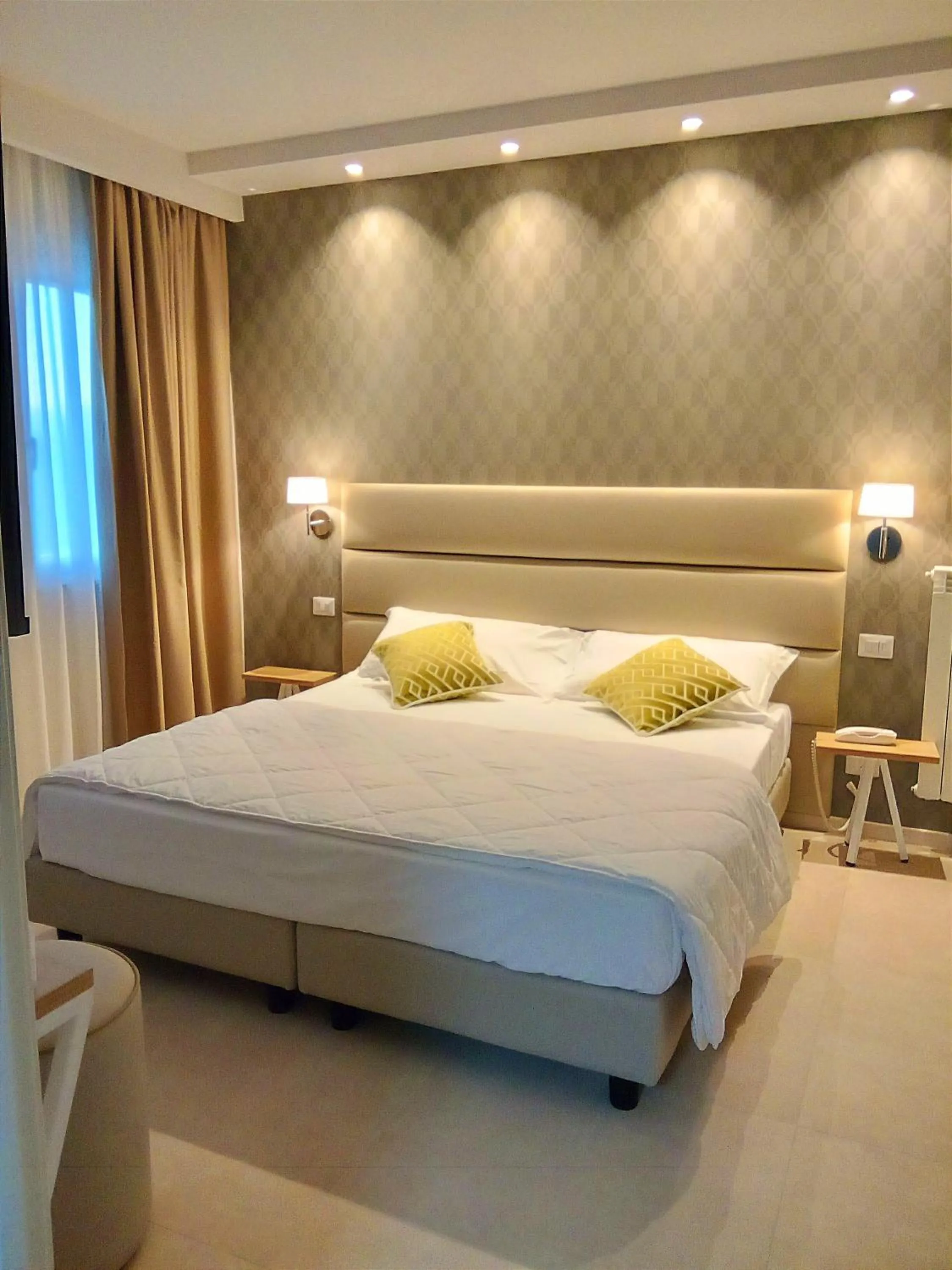 Bedroom, Bed in Hotel Valle del Fiora