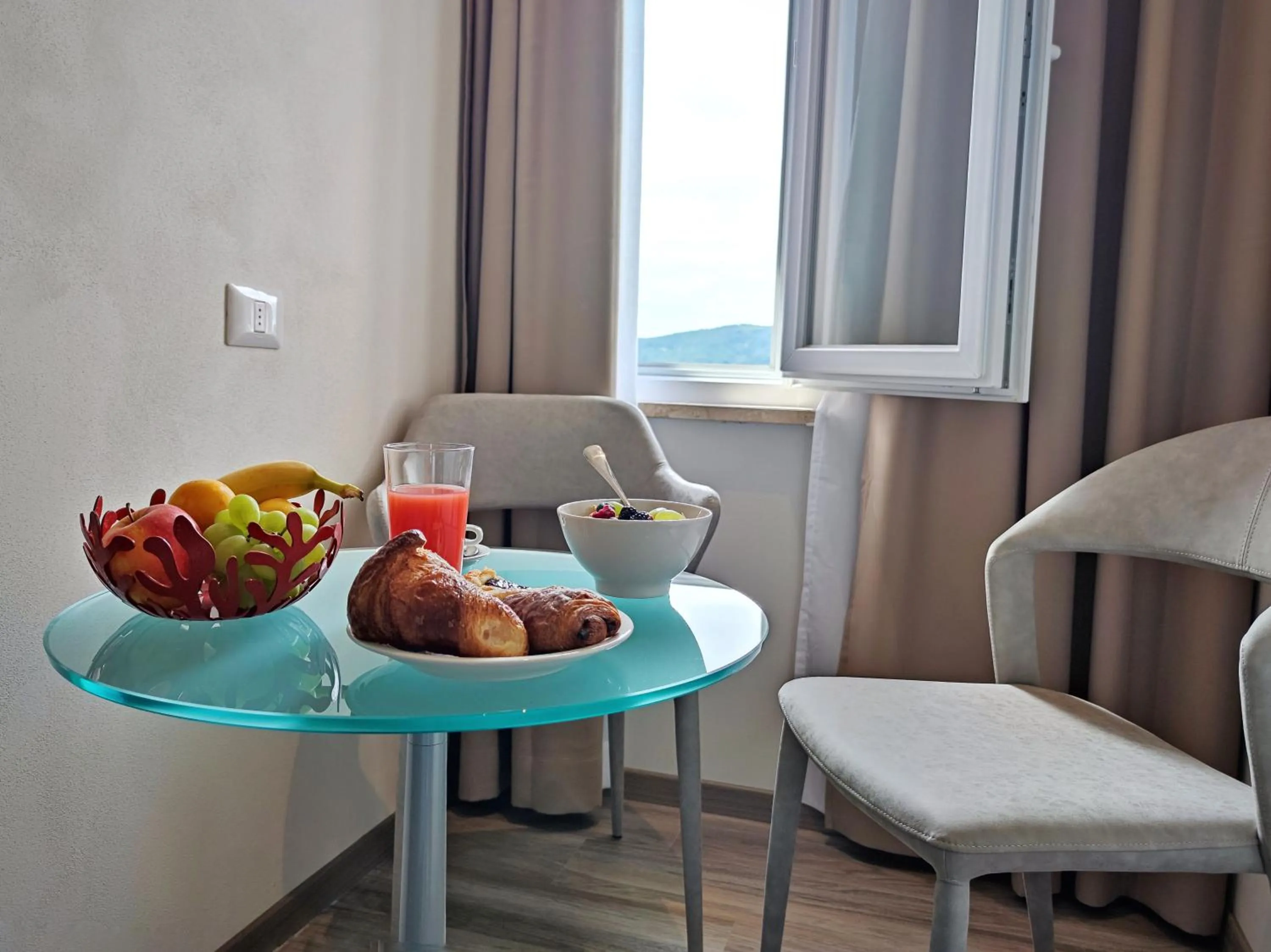 Food and drinks in Hotel Valle del Fiora