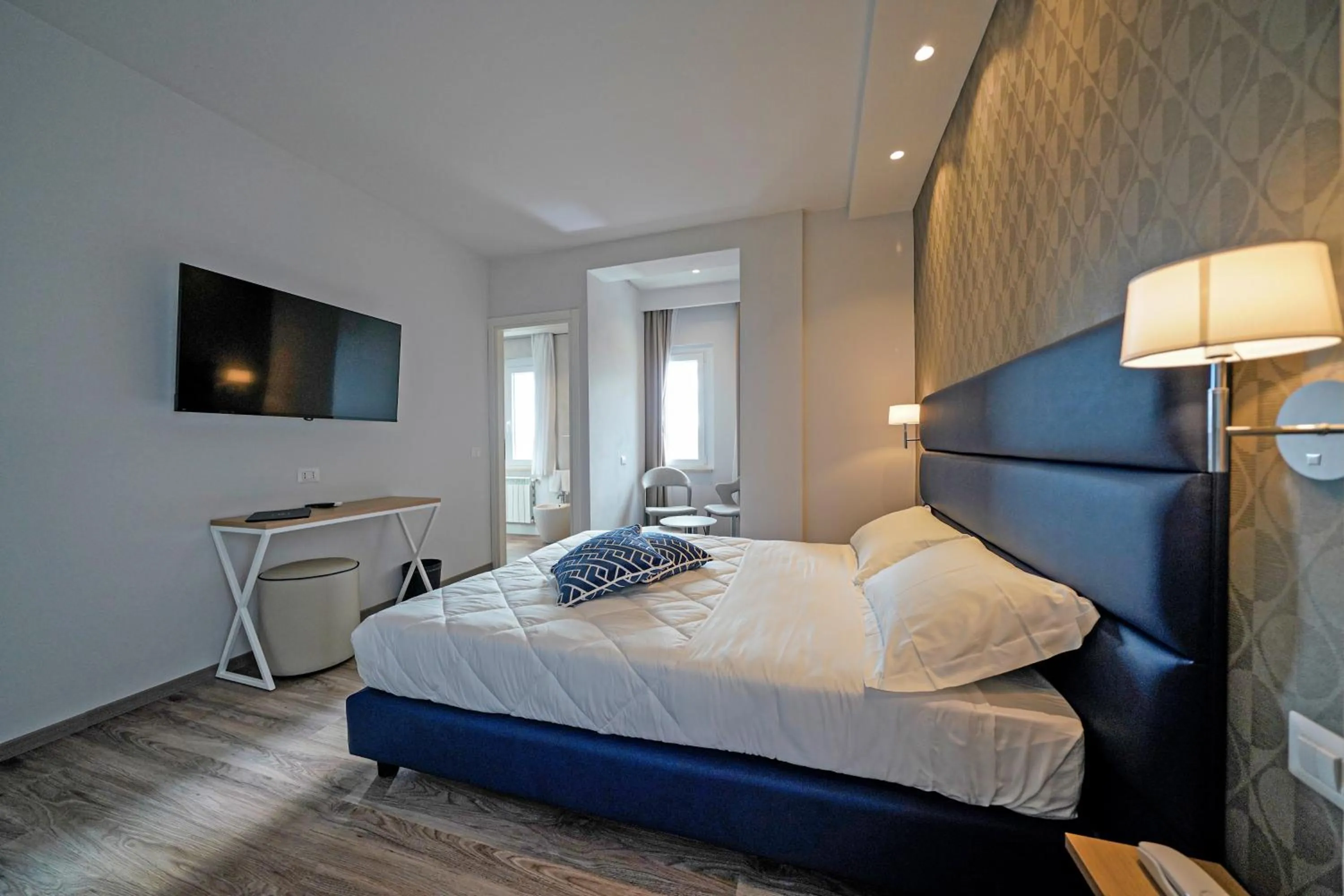 TV and multimedia, Bed in Hotel Valle del Fiora