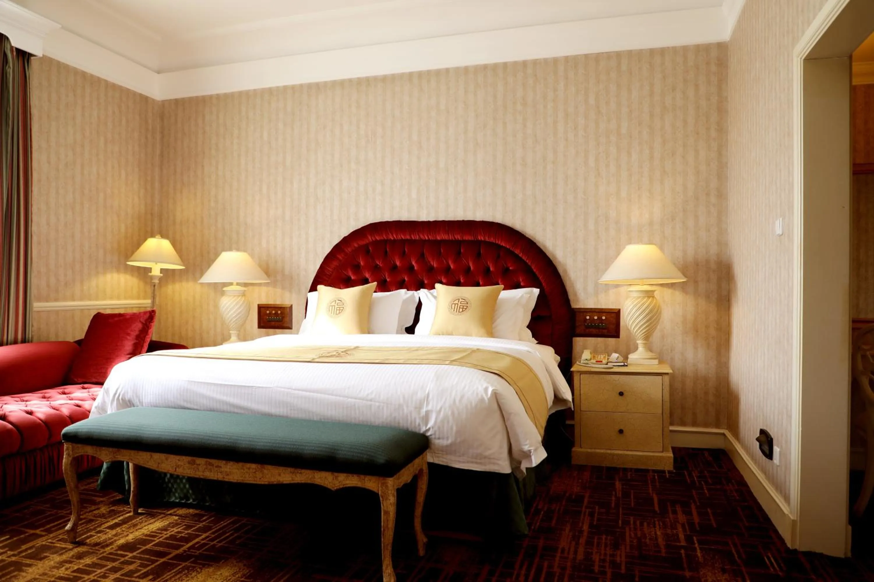 Bed in Jianguo Qianmen Beijing