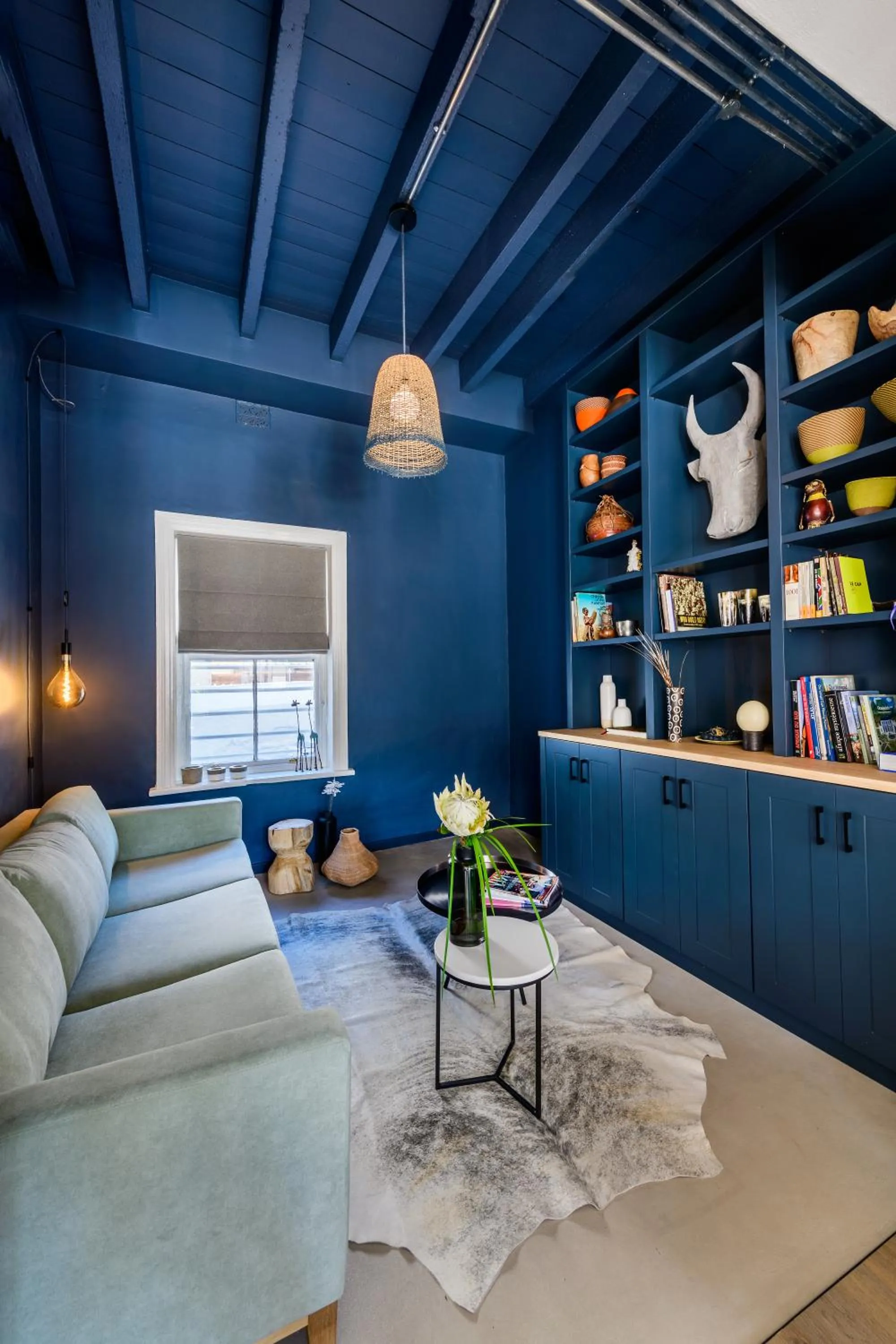 Library in iGadi House Boutique Hotel