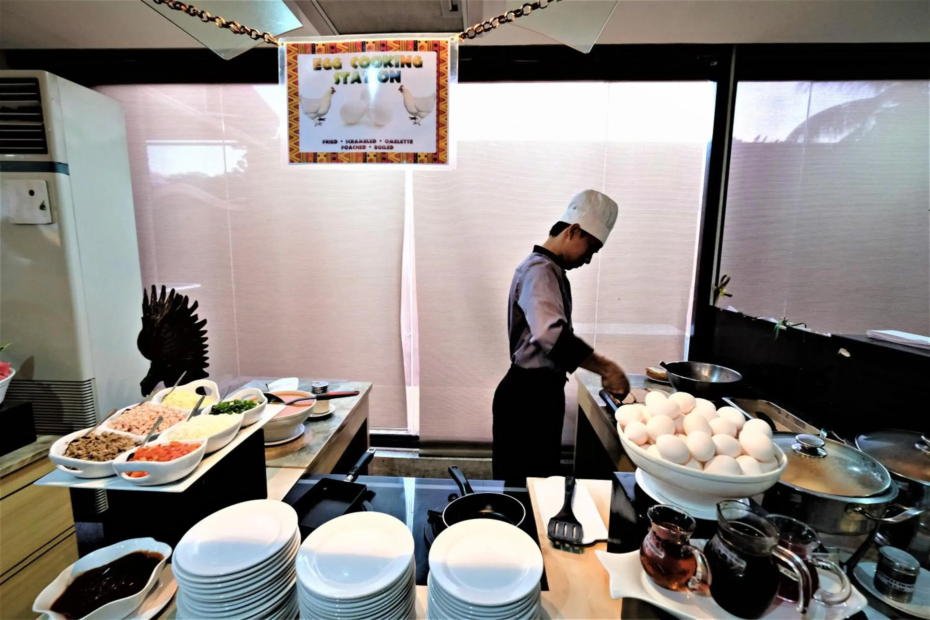 Breakfast in The Pinnacle Hotel and Suites Breakfast in The Pinnacle Hotel and Suites