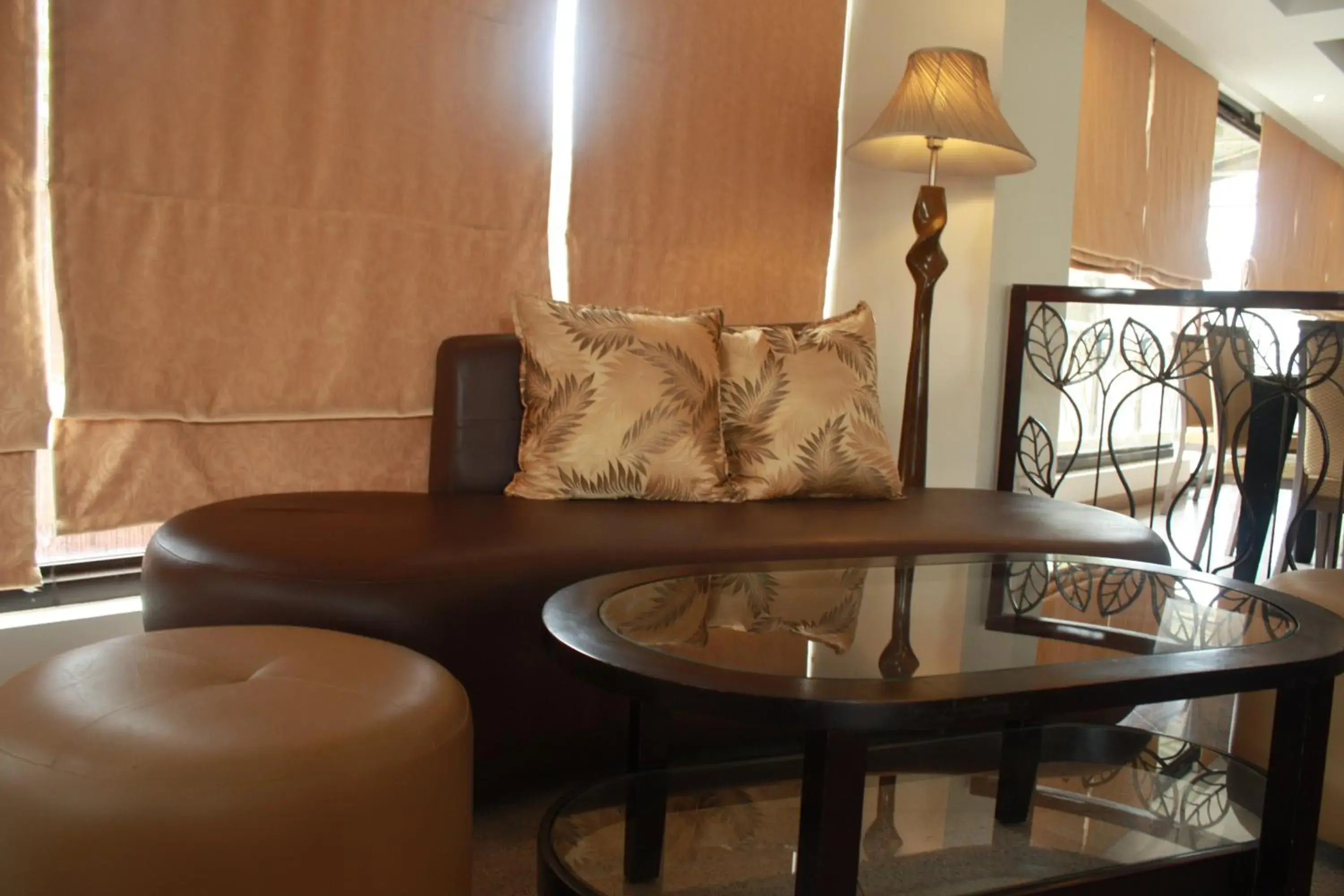 Lounge or bar in The Pinnacle Hotel and Suites Lounge or bar in The Pinnacle Hotel and Suites