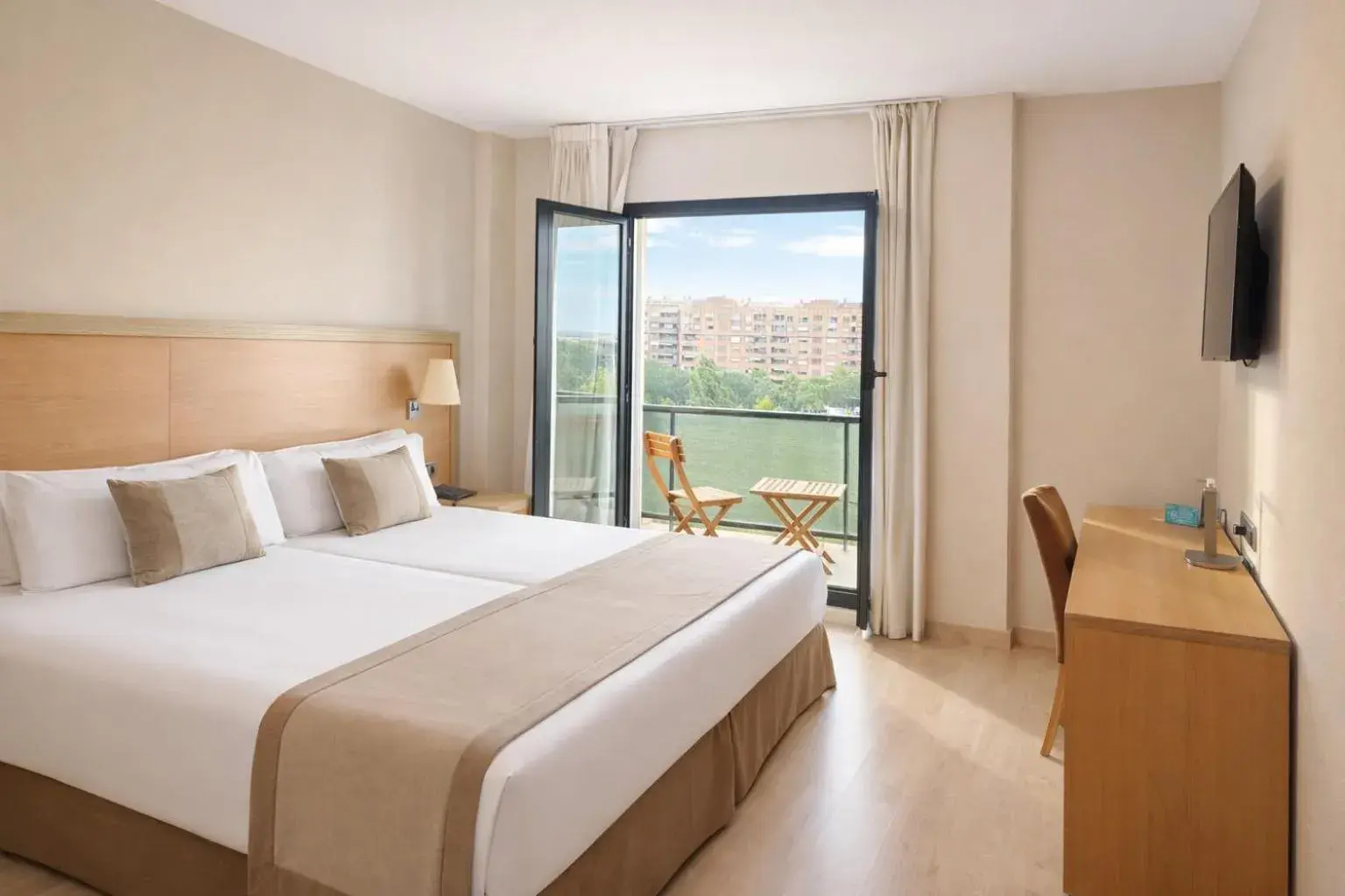 Balcony/Terrace, Bed in Hotel Real Balcony/Terrace, Bed in Hotel Real