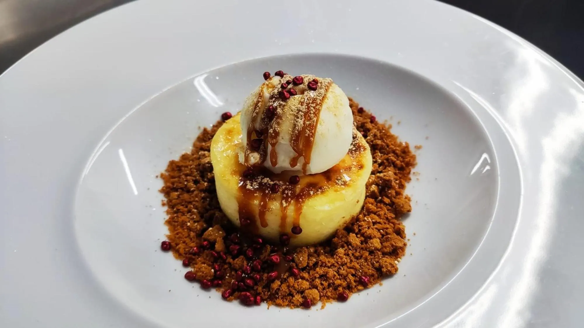 Restaurant/places to eat in Hotel Real