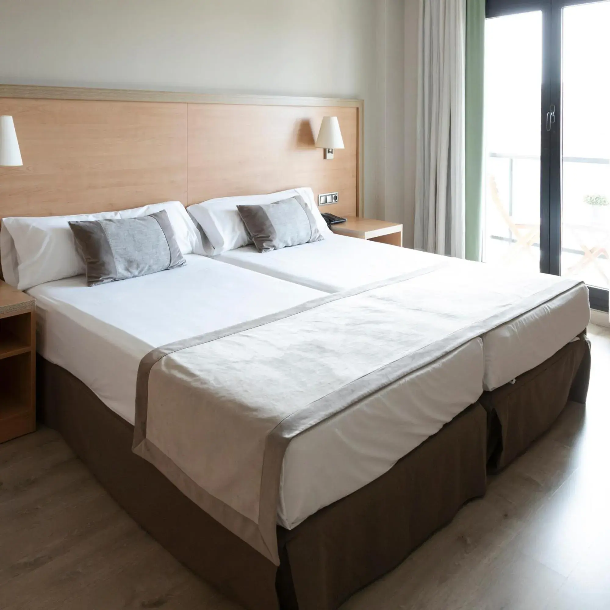 Photo of the whole room, Bed in Hotel Real Photo of the whole room, Bed in Hotel Real