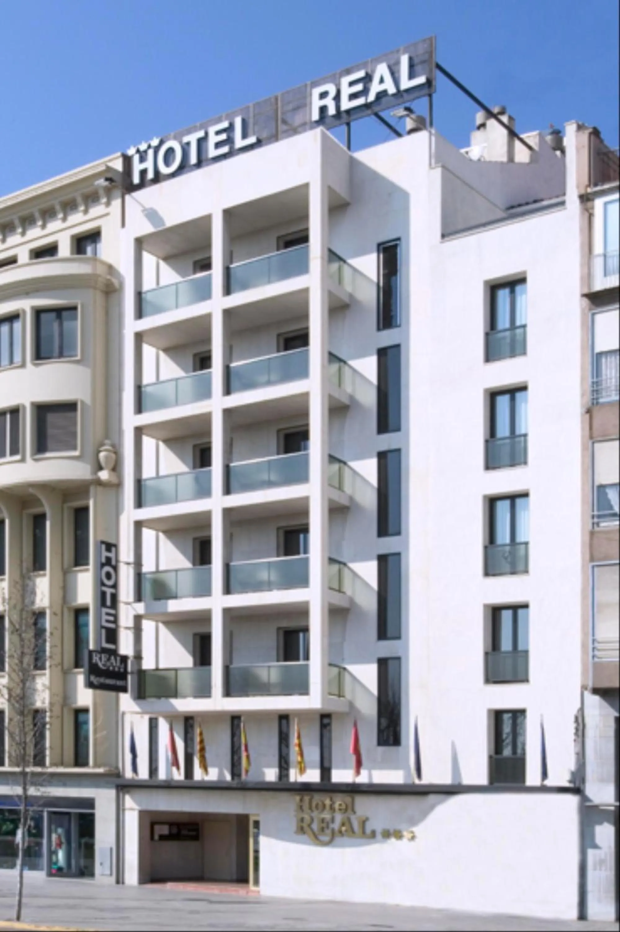 Facade/entrance in Hotel Real