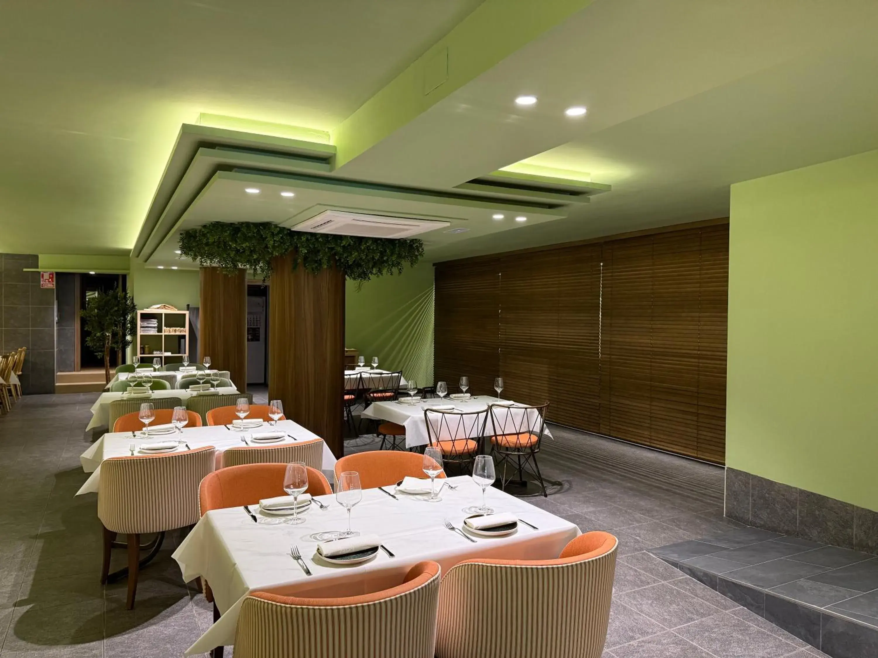 Restaurant/places to eat in Hotel Real Restaurant/places to eat in Hotel Real