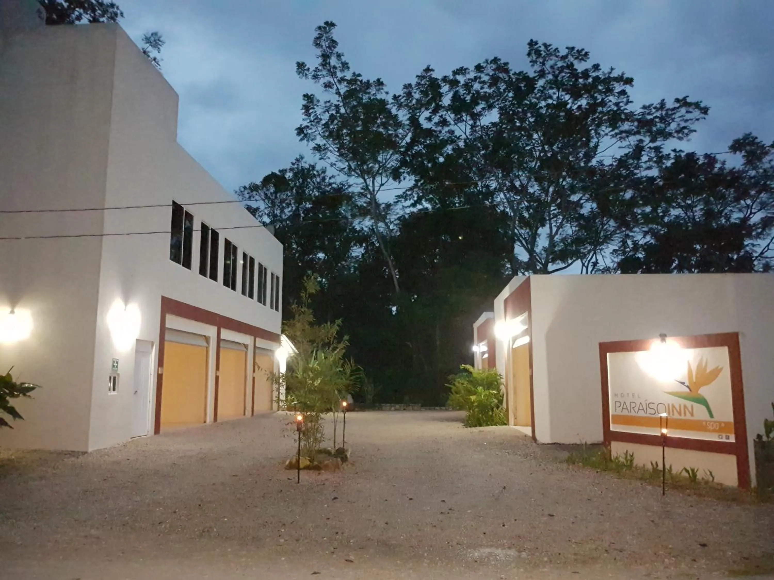 Property building in Auto Hotel Paraíso Inn