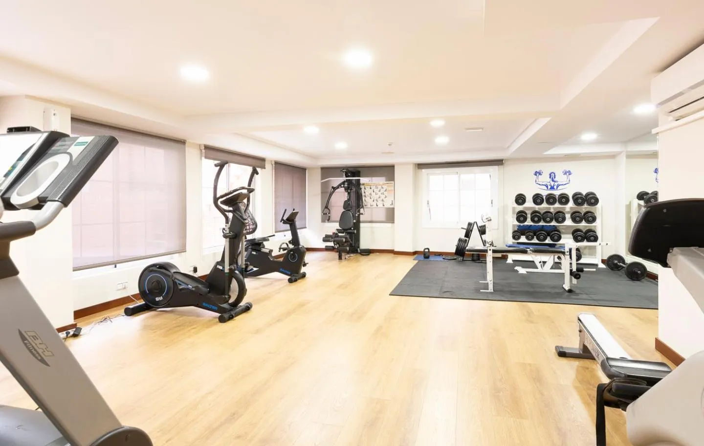 Fitness centre/facilities in Aparthotel Los Girasoles