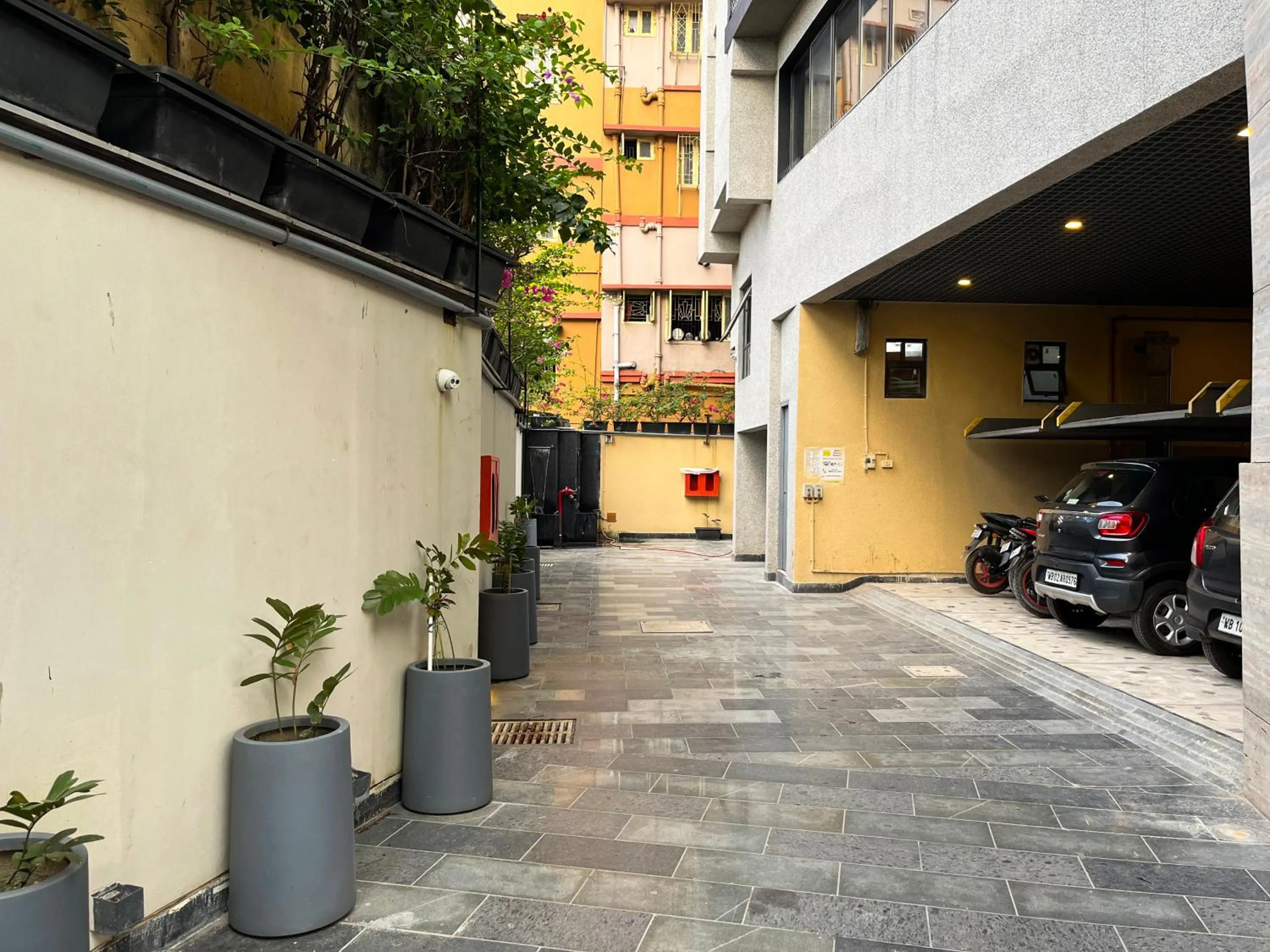 Property building in Morvee Hotels Alipore Kolkata