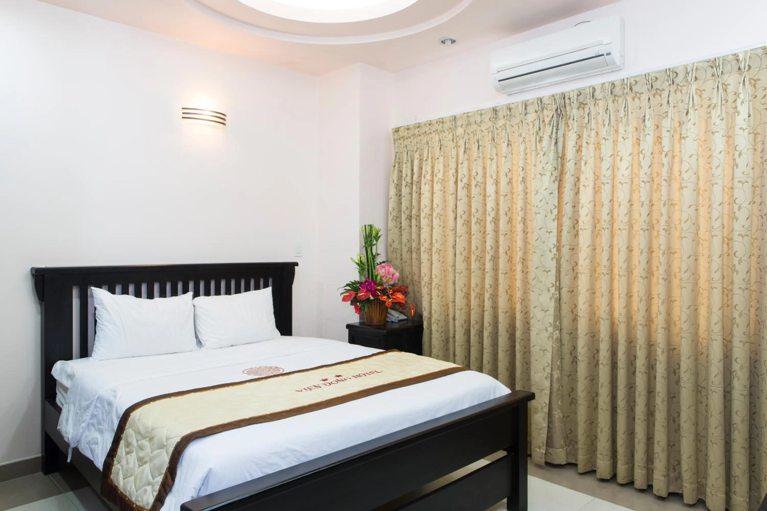 Bed in Vien Dong Hotel 3