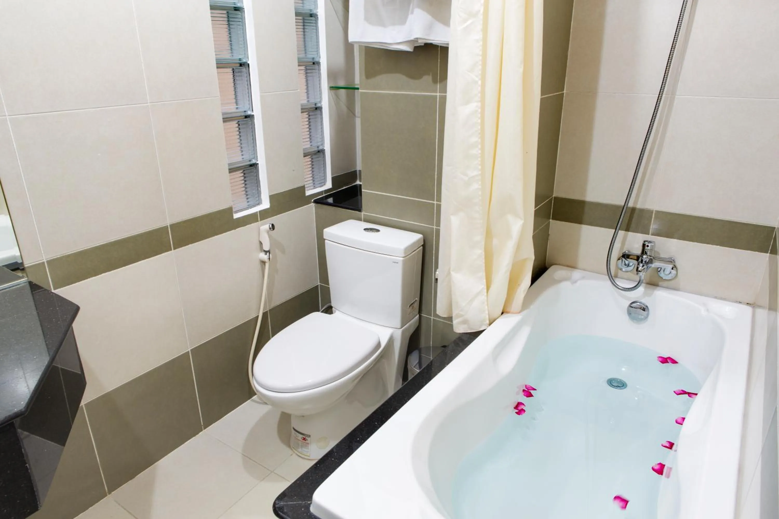 Bathroom in Vien Dong Hotel 3