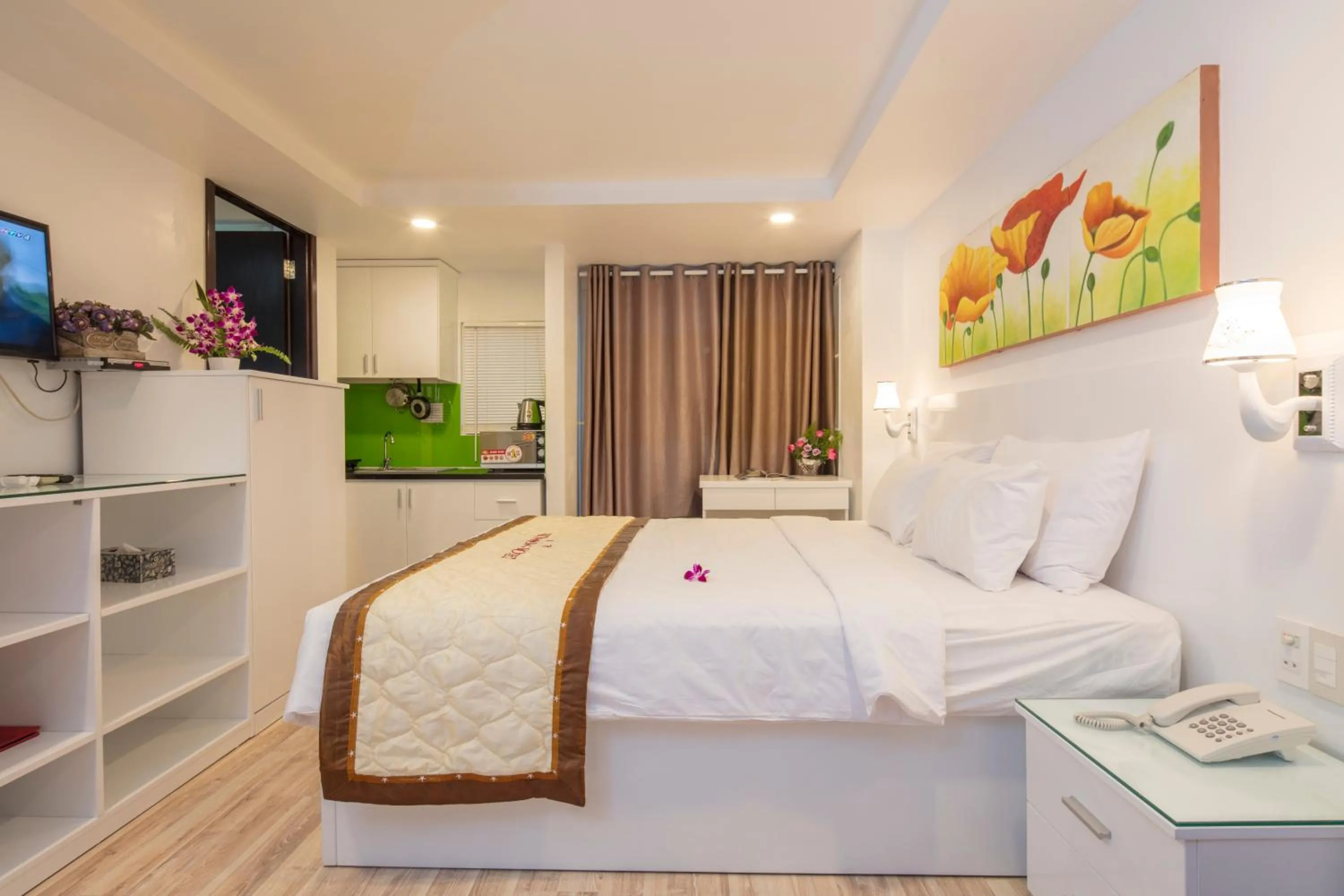 Bedroom, Bed in Vien Dong Hotel 3