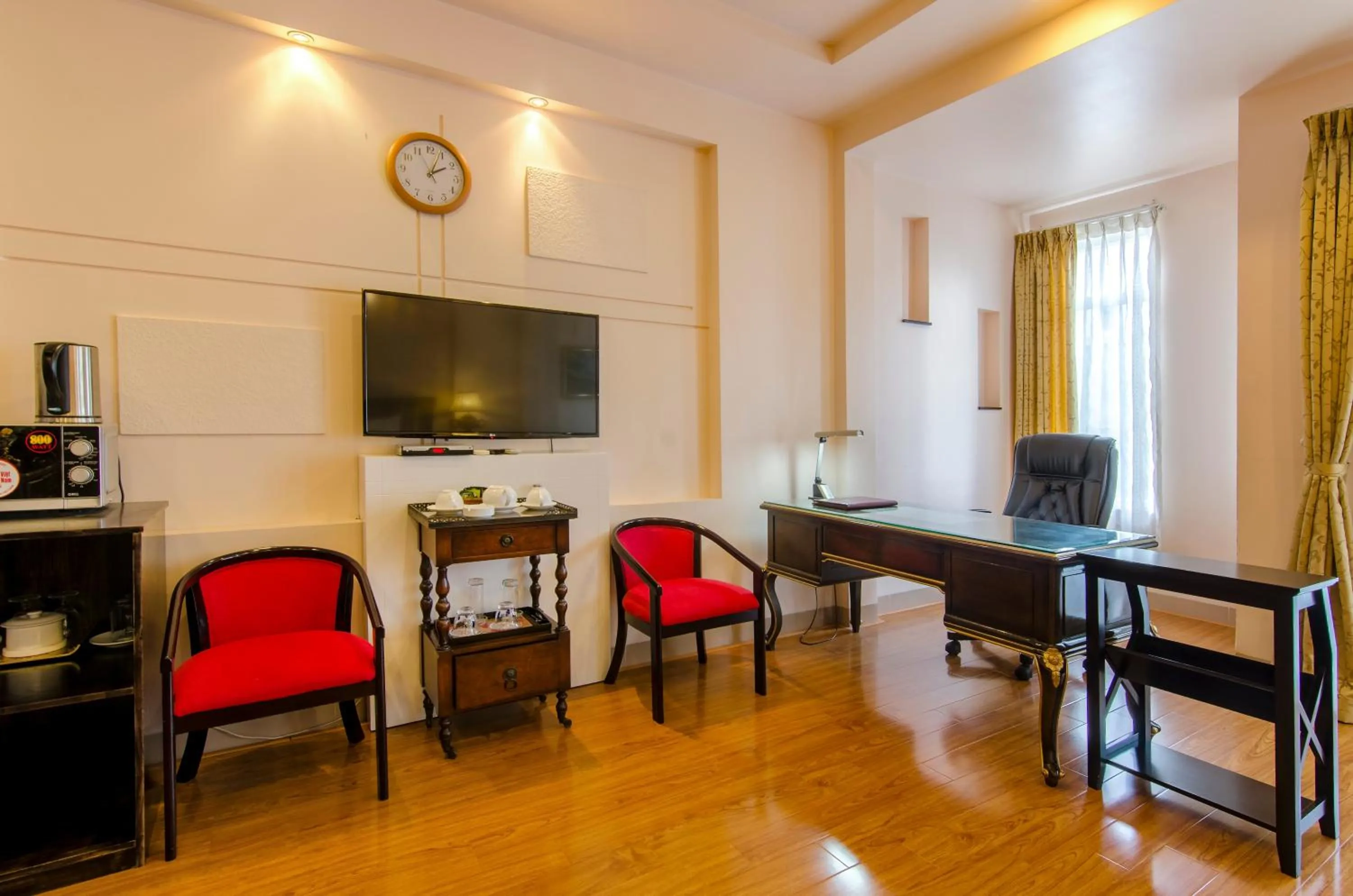 Living room in Vien Dong Hotel 2