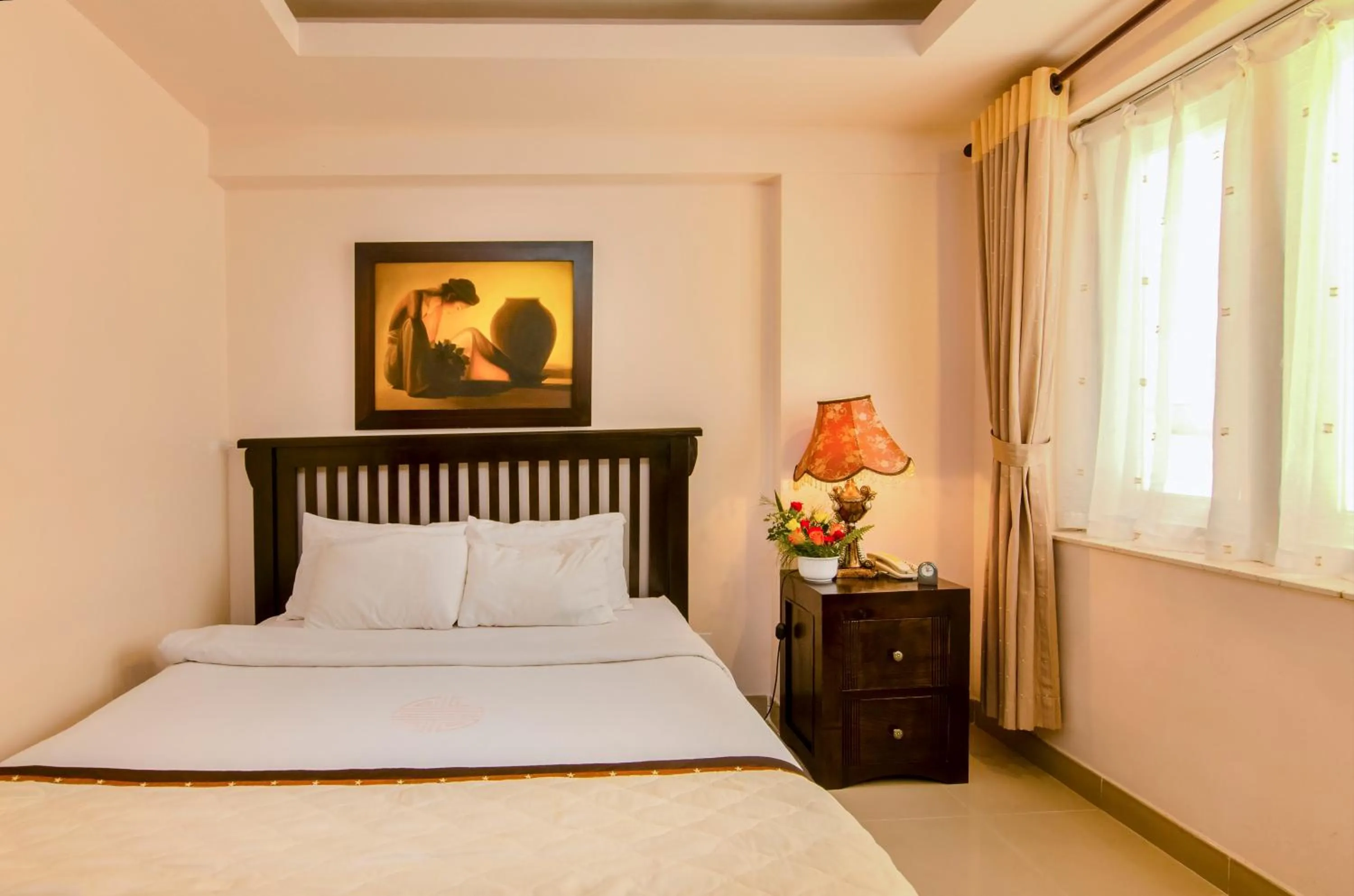 Bedroom, Bed in Vien Dong Hotel 2