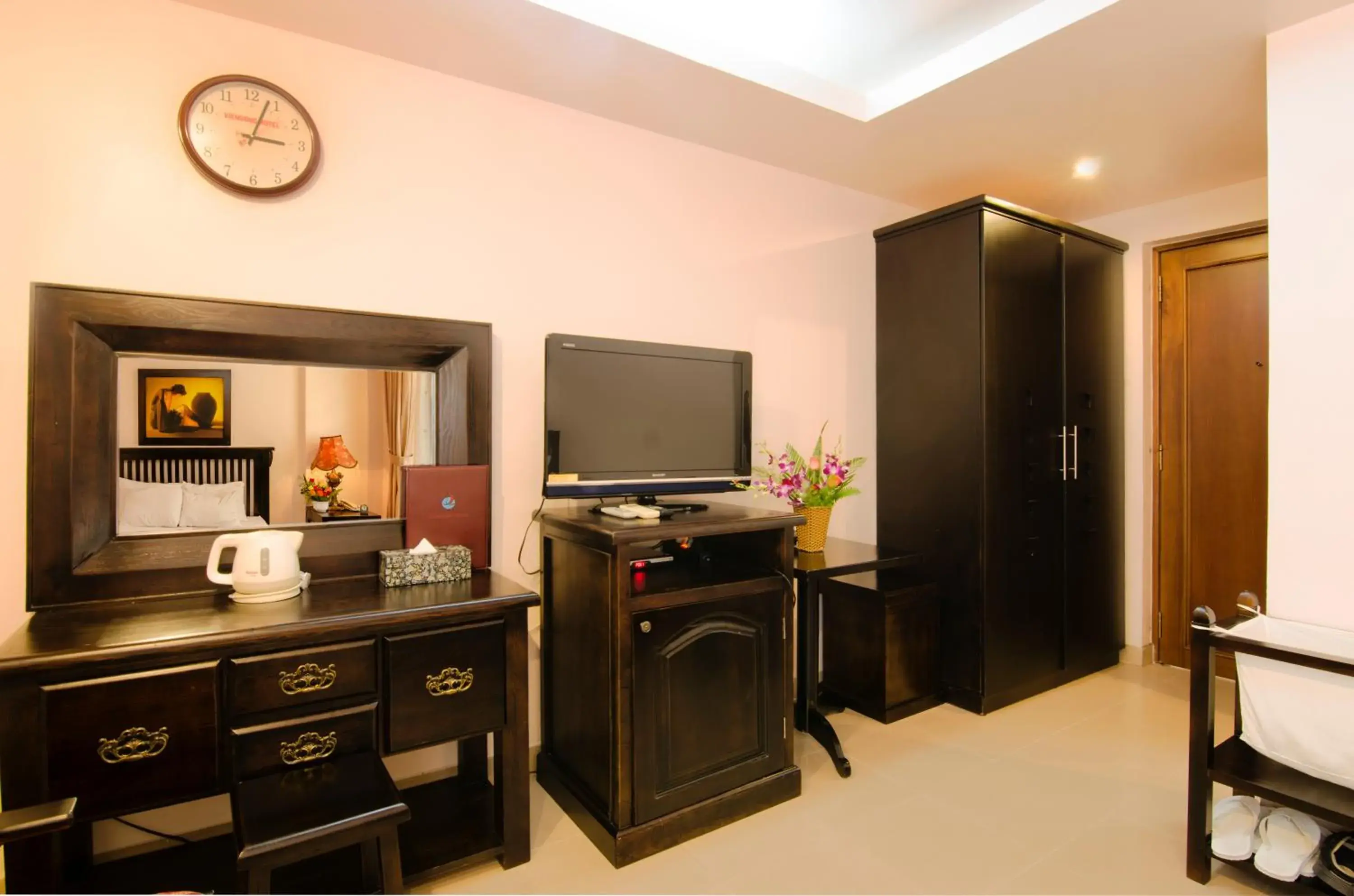 Superior Queen Room in Vien Dong Hotel 2 Superior Queen Room in Vien Dong Hotel 2