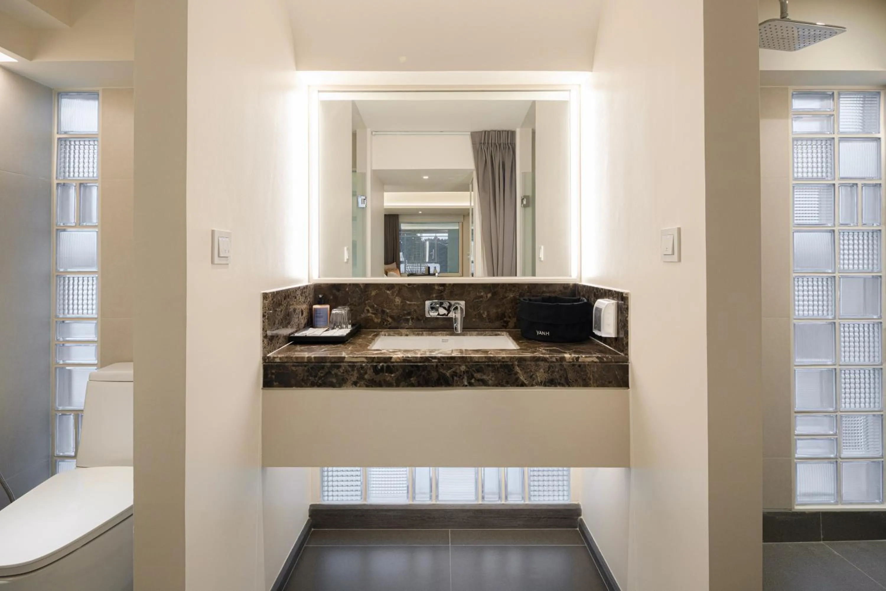 Bathroom in YANH Ratchawat Hotel