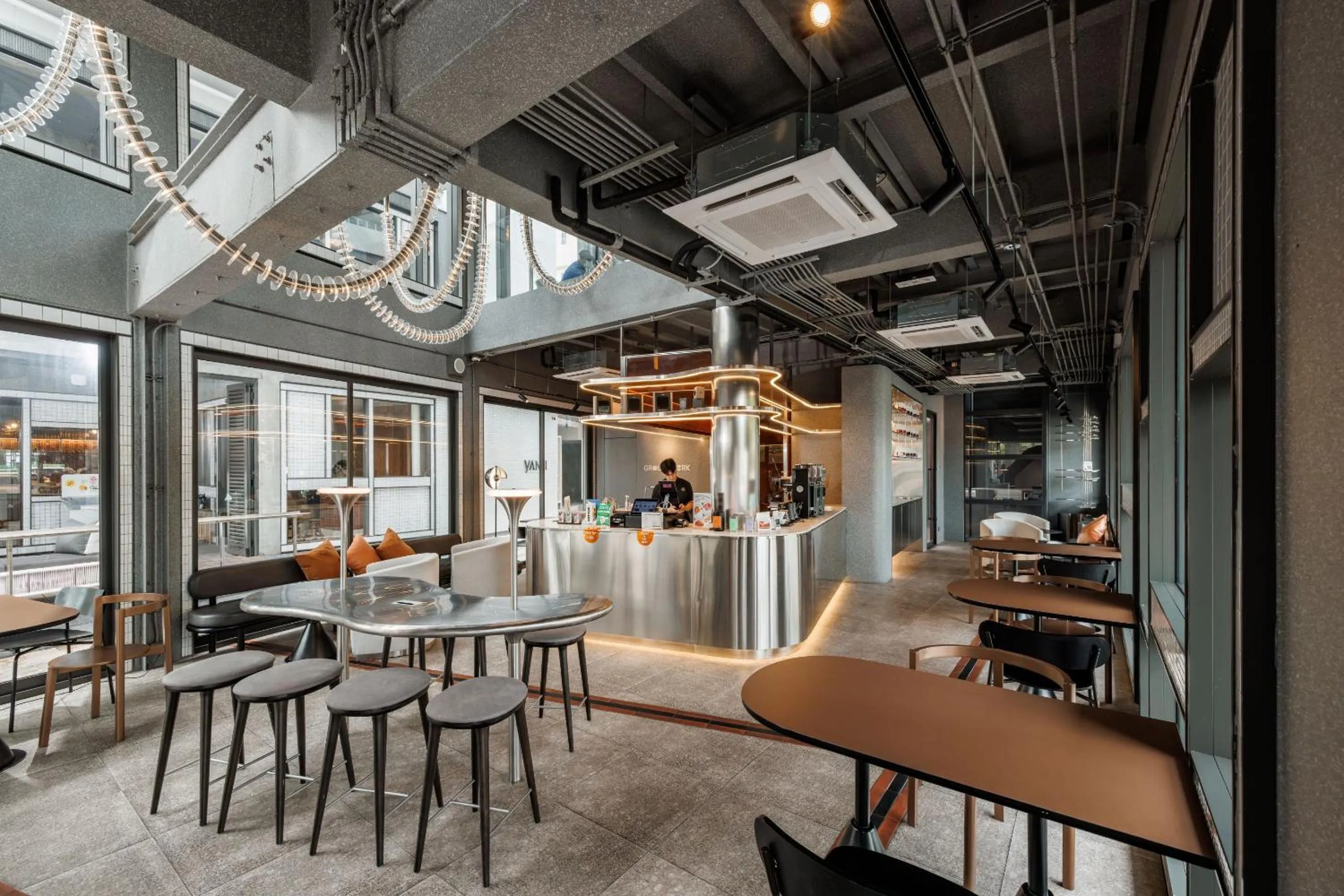 Restaurant/places to eat in YANH Ratchawat Hotel