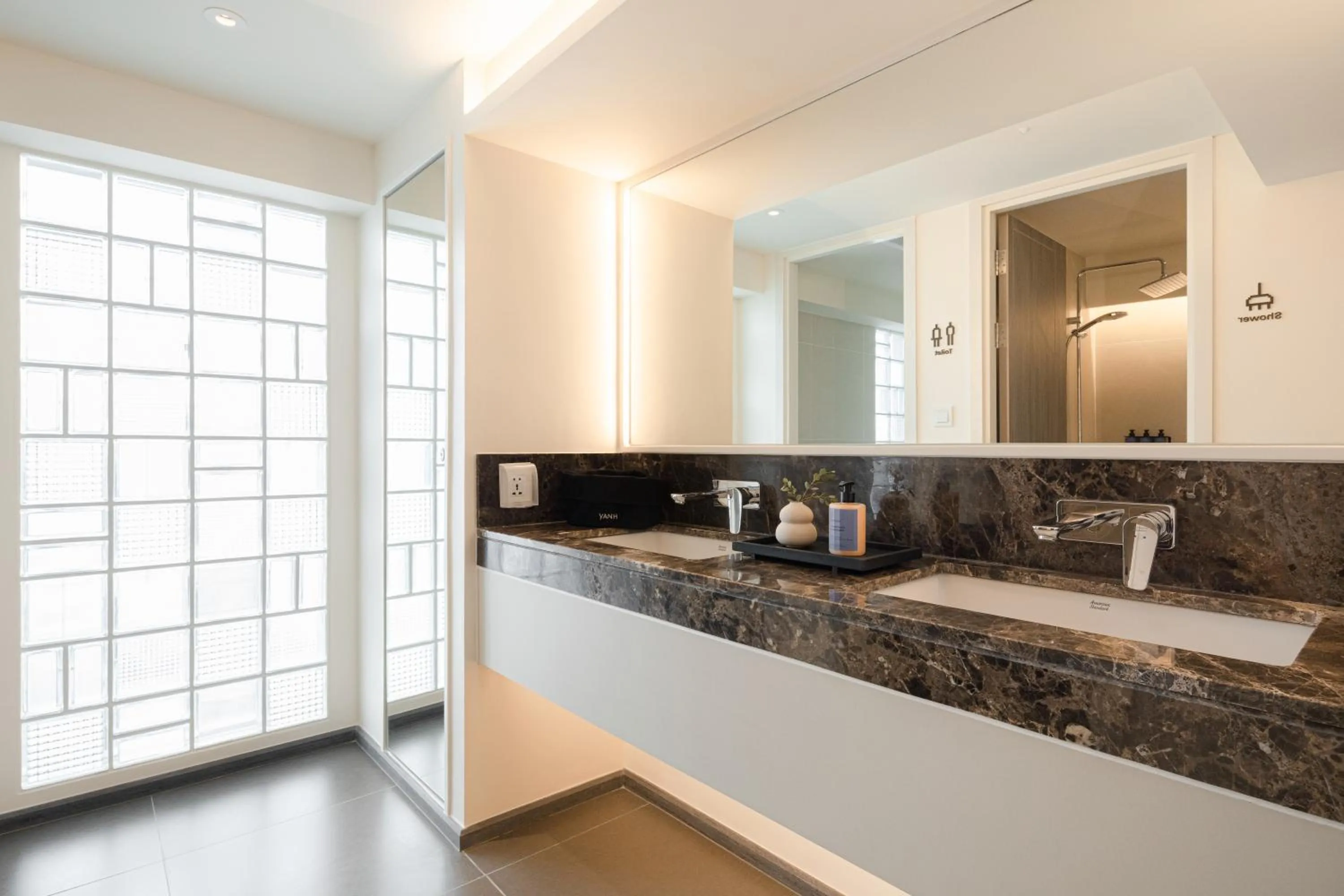 Bathroom in YANH Ratchawat Hotel