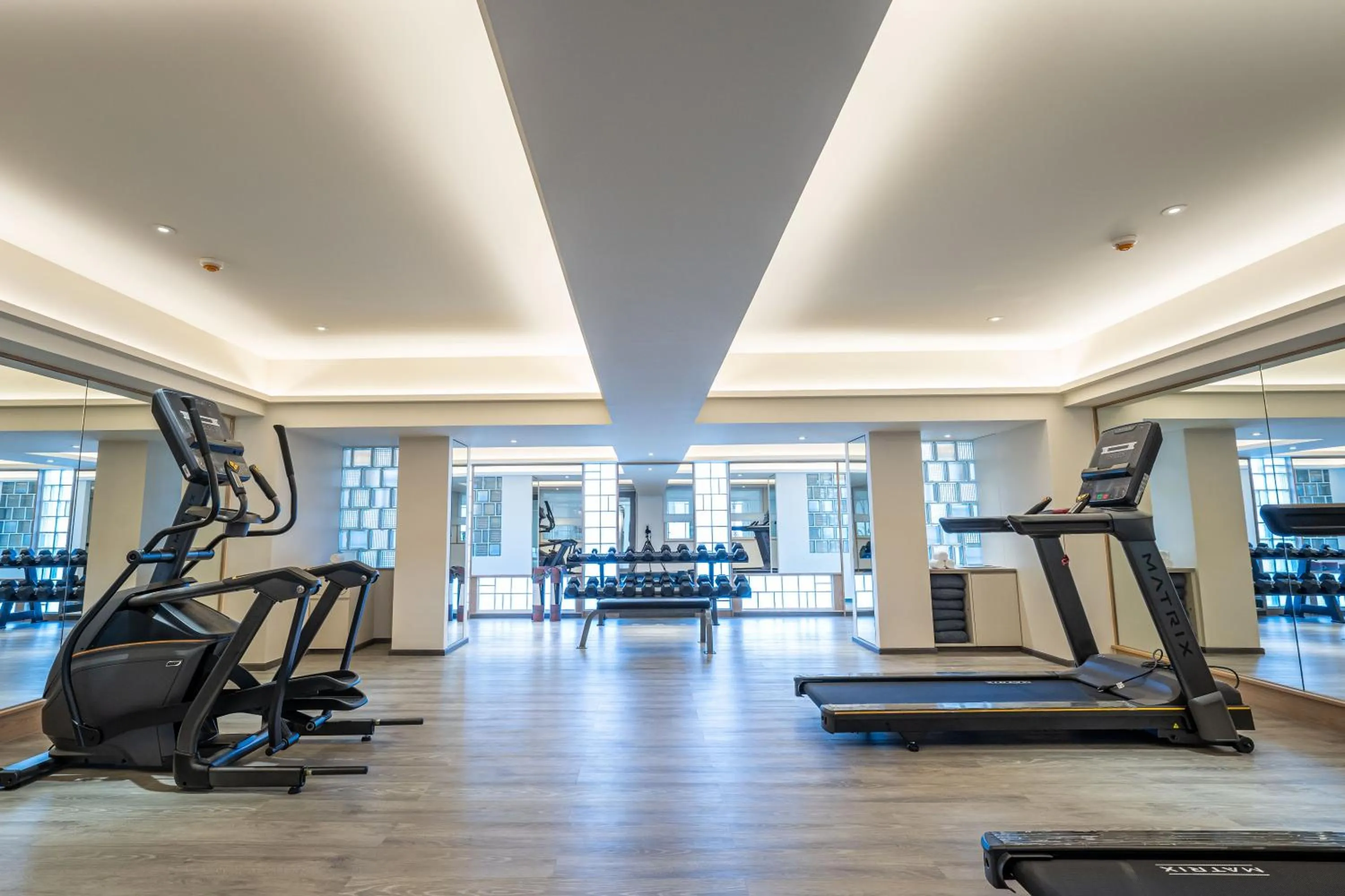 Fitness centre/facilities in YANH Ratchawat Hotel
