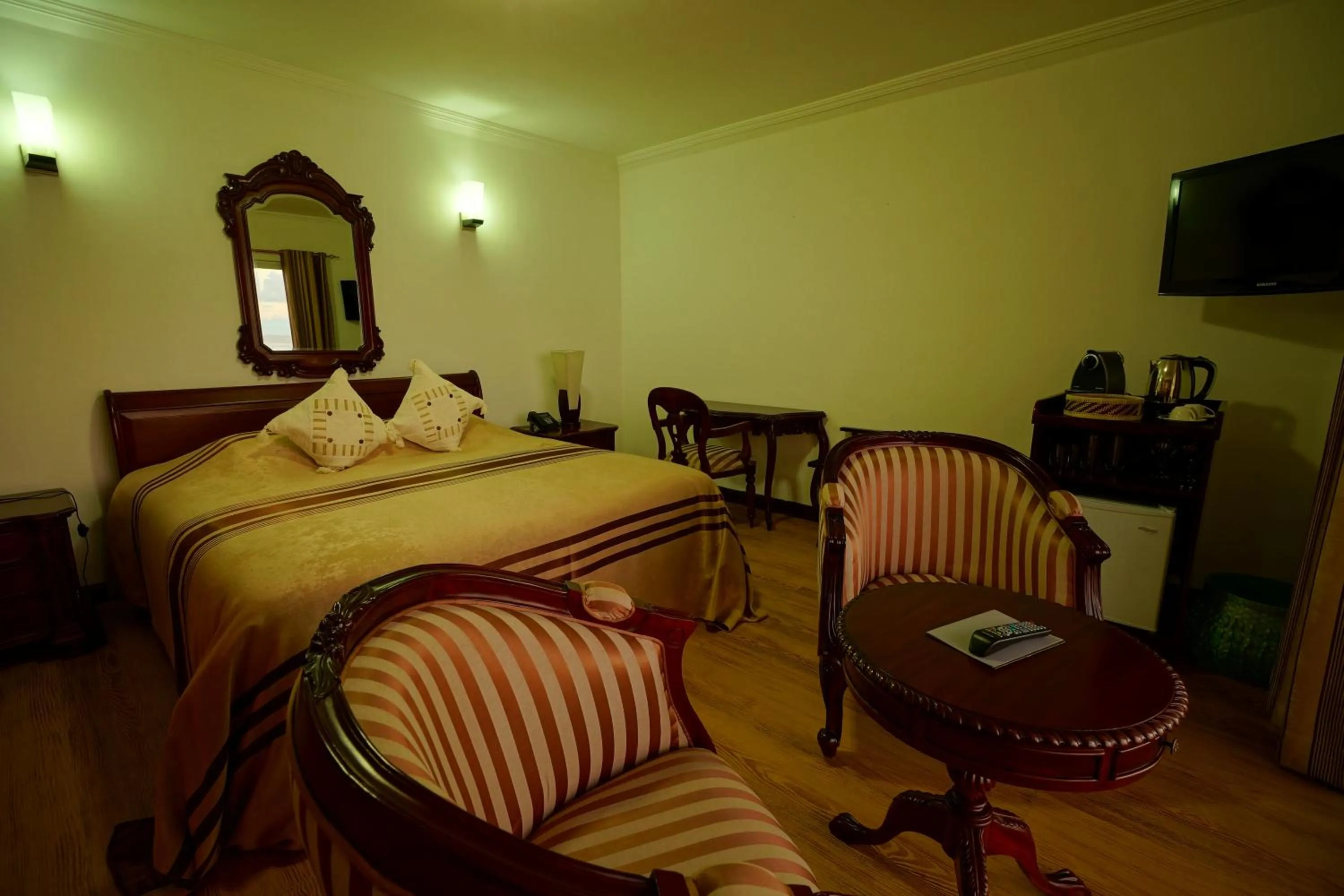 Bed in Treasure Cove Hotel & Restaurant