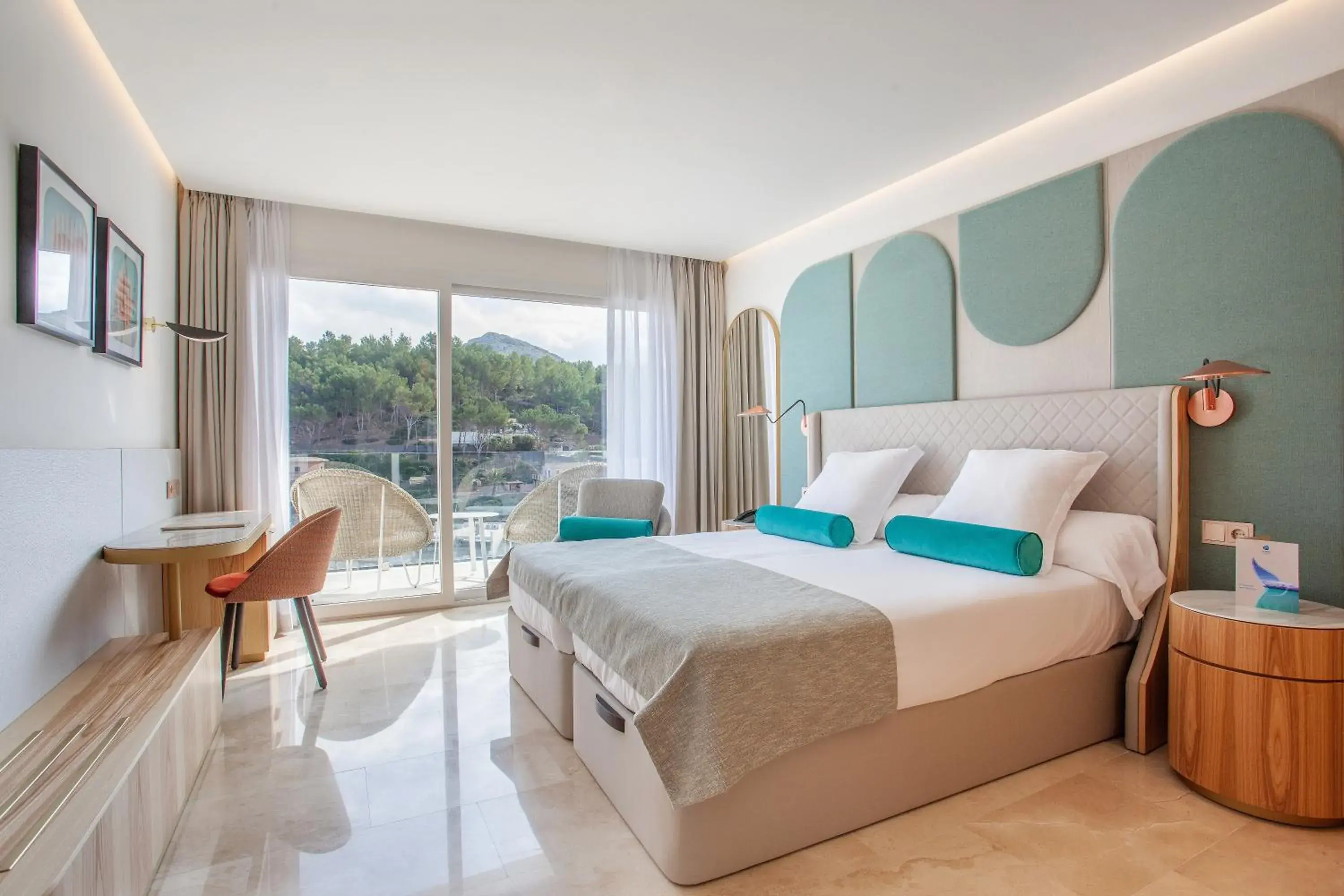 Photo of the whole room, Bed in Grupotel Molins Photo of the whole room, Bed in Grupotel Molins