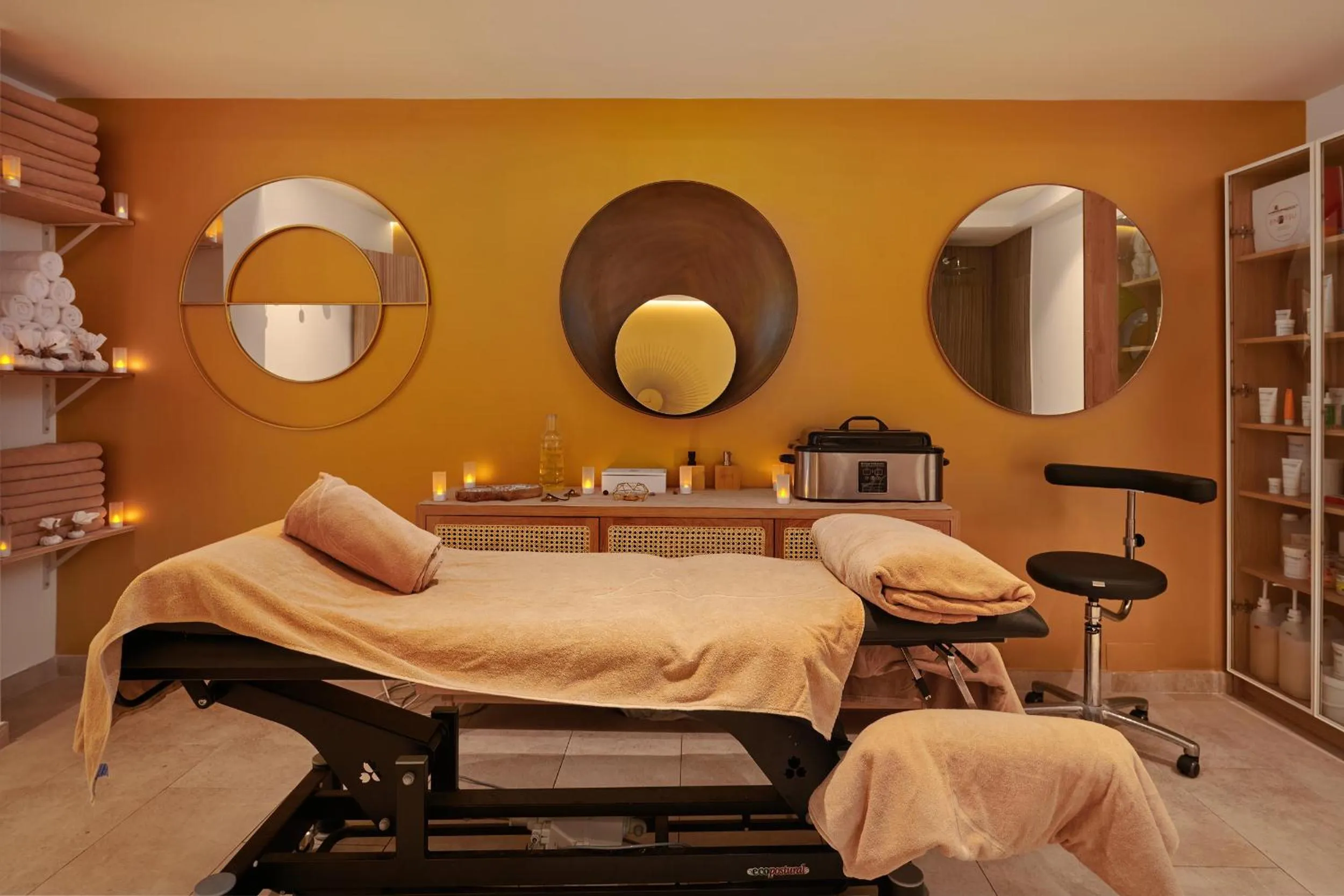 Massage, Bed in Grupotel Molins