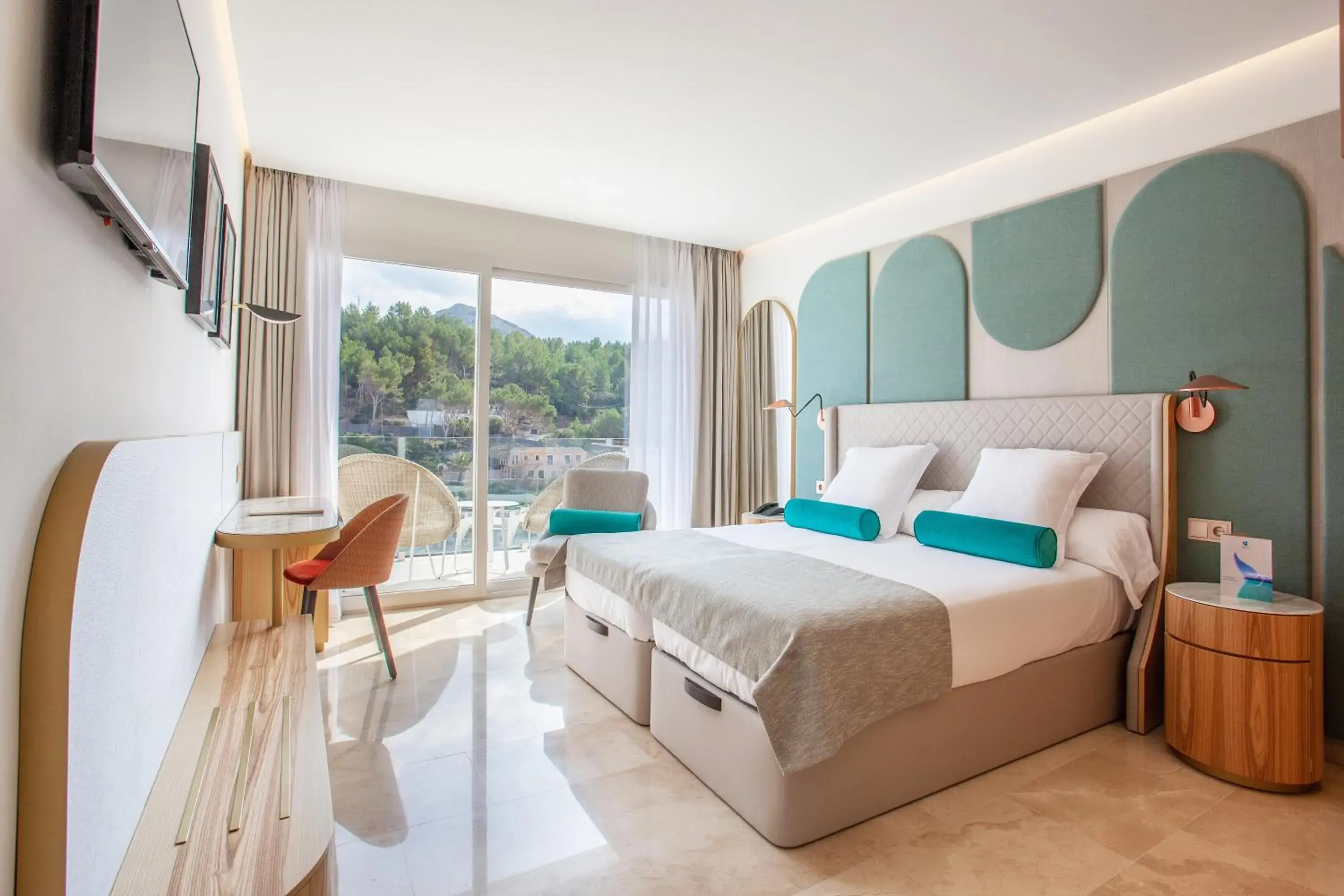 Photo of the whole room, Bed in Grupotel Molins Photo of the whole room, Bed in Grupotel Molins