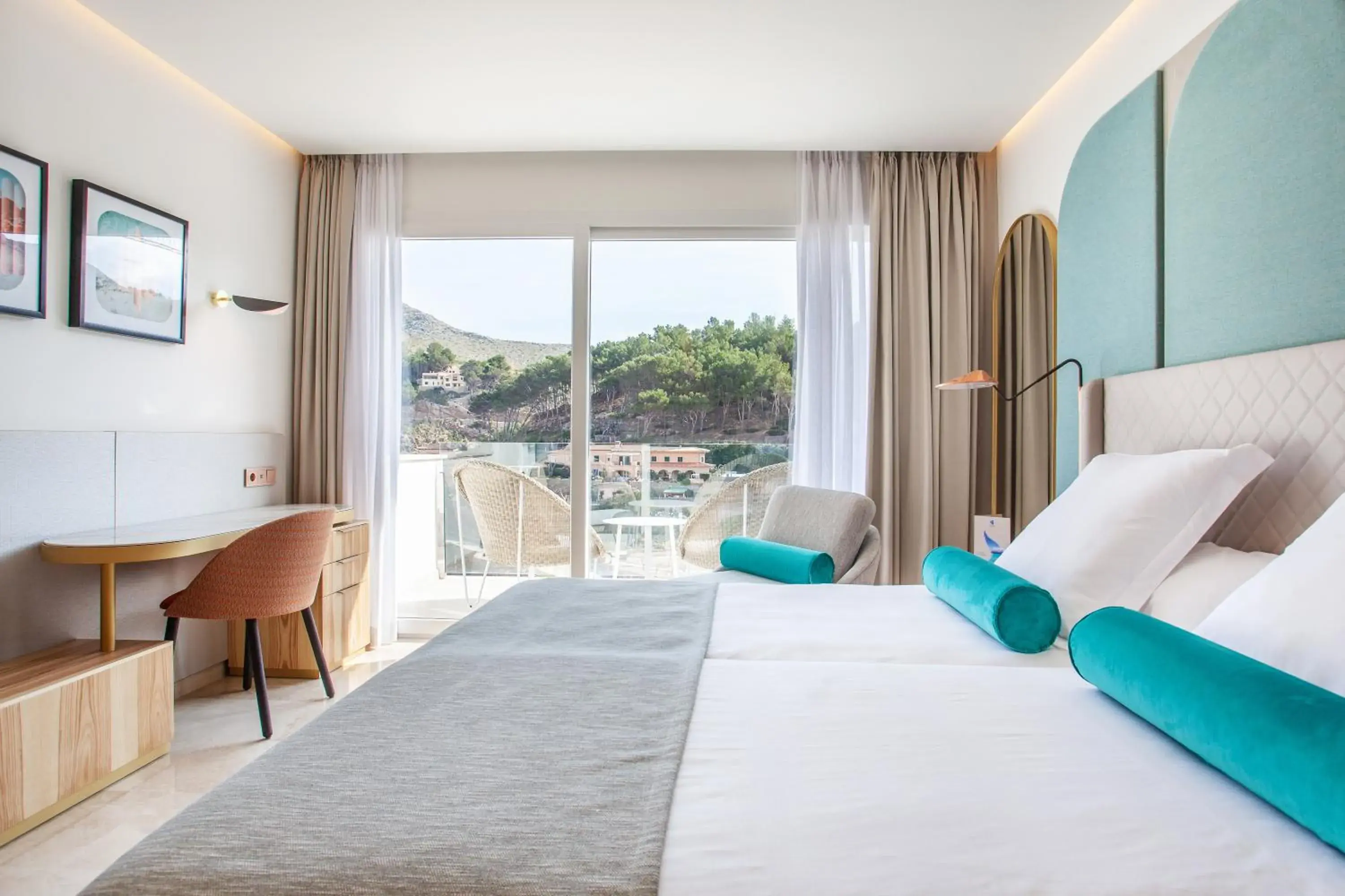 Photo of the whole room, Bed in Grupotel Molins Photo of the whole room, Bed in Grupotel Molins