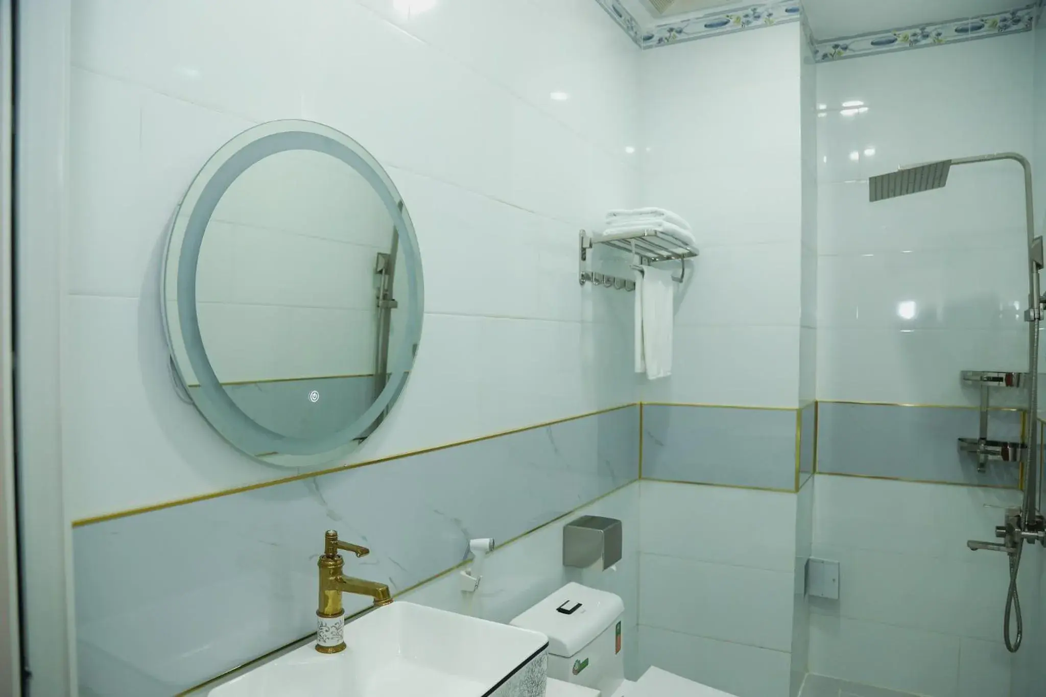 Bathroom in Le Phan Hotel Bathroom in Le Phan Hotel