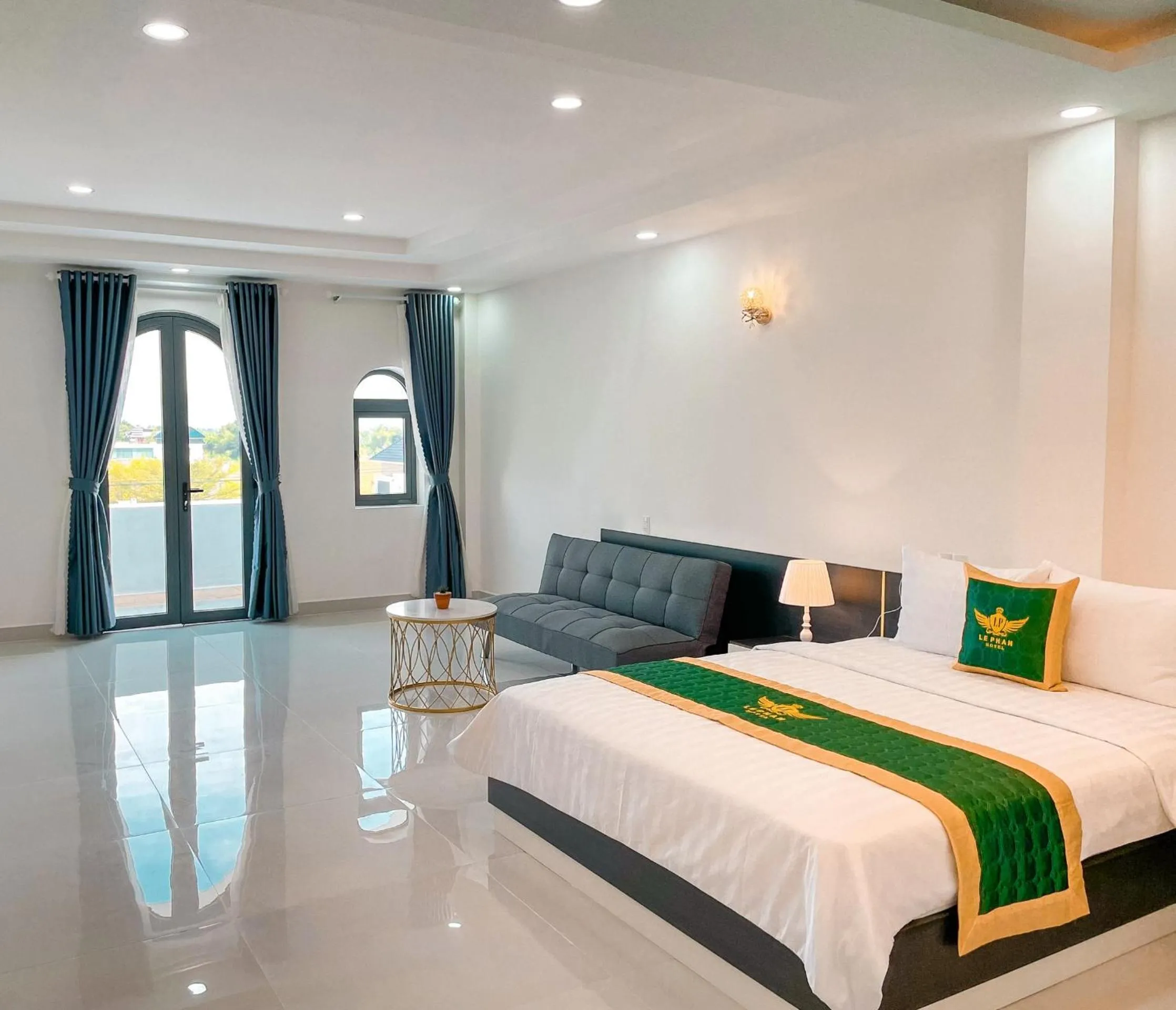 Bedroom, Bed in Le Phan Hotel