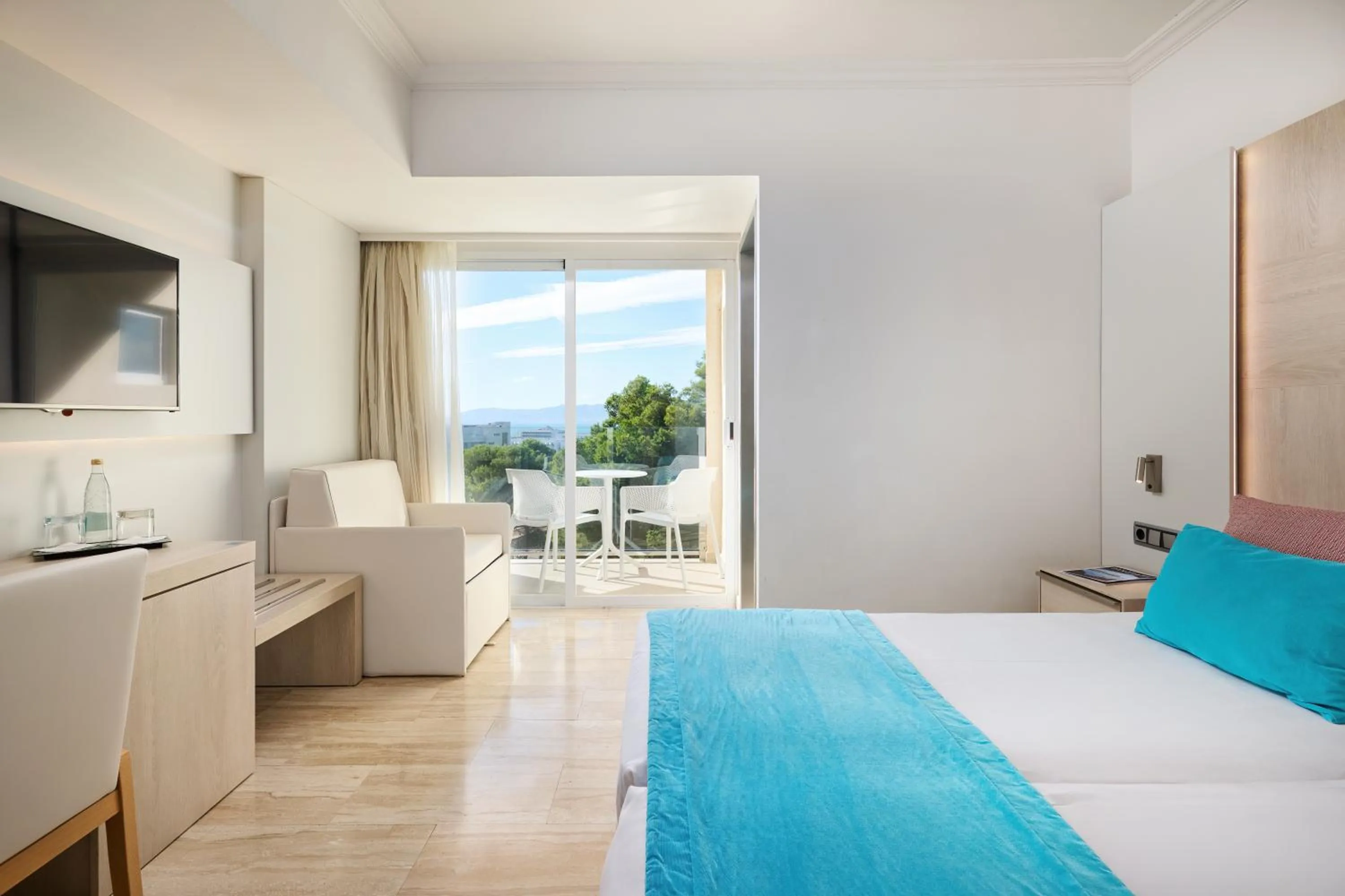 Bedroom, Bed in Grupotel Orient