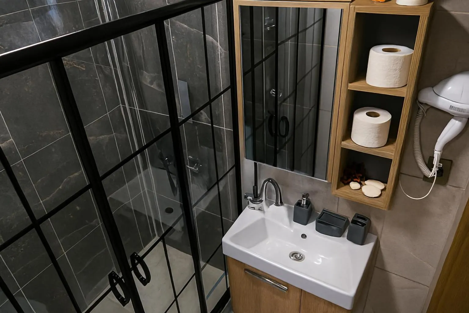 Shower in CALENBERG HOTEL