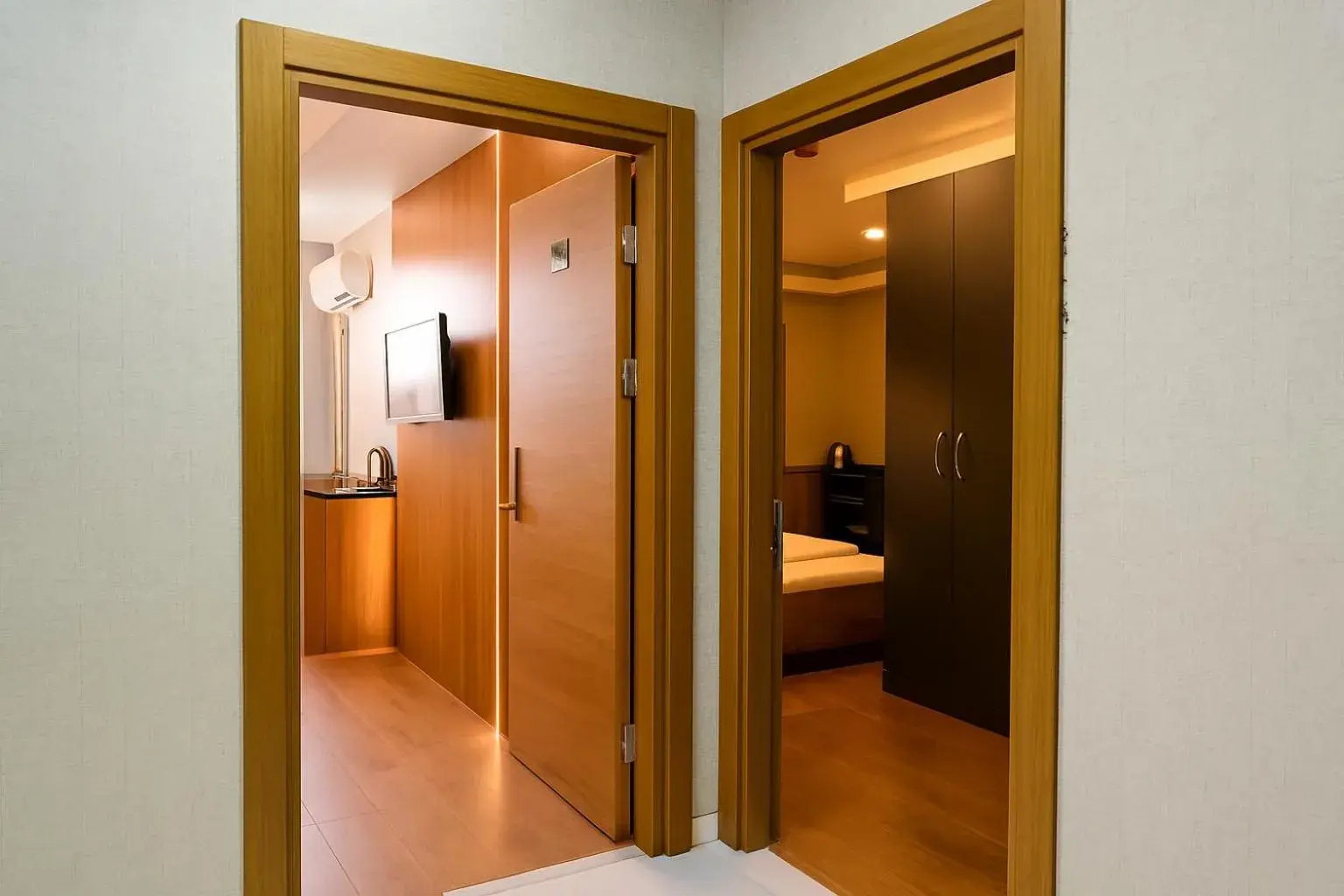 Decorative detail, Bed in CALENBERG HOTEL Decorative detail, Bed in CALENBERG HOTEL