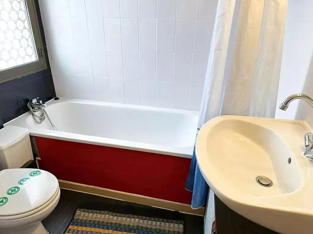 Bathroom in Apartamentos Solaris 3000