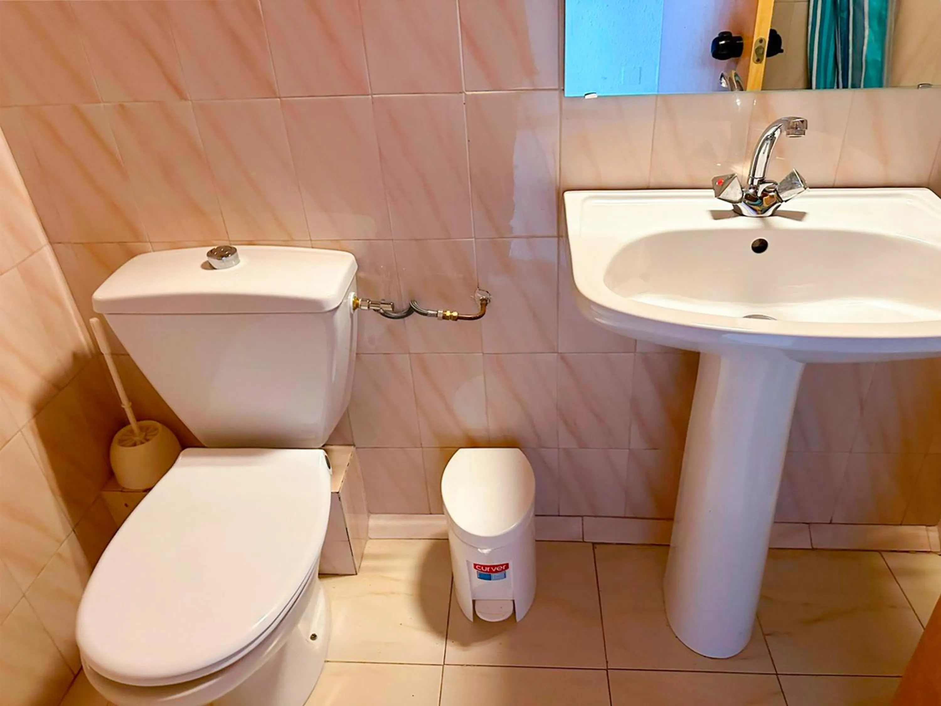 Bathroom in Apartamentos Solaris 3000