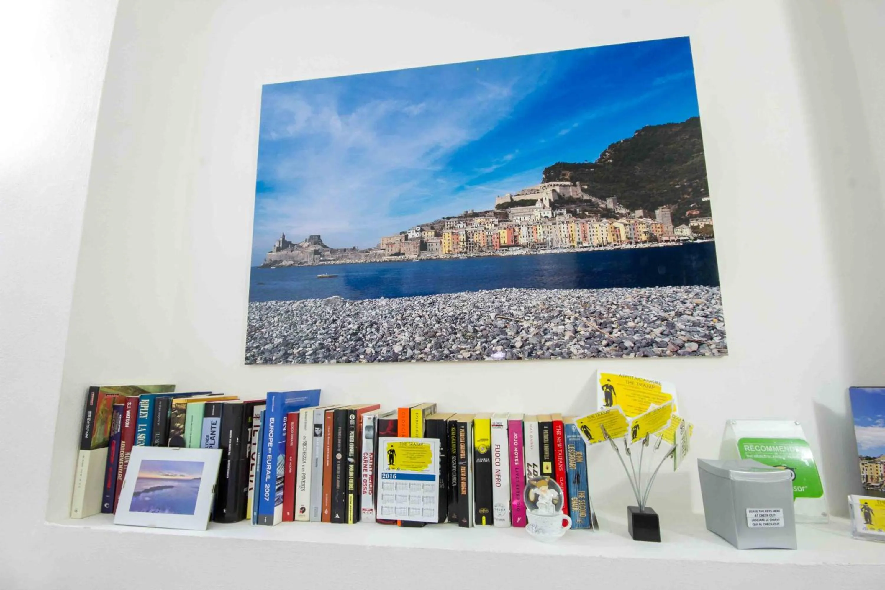 Library in Affittacamere The Tramp