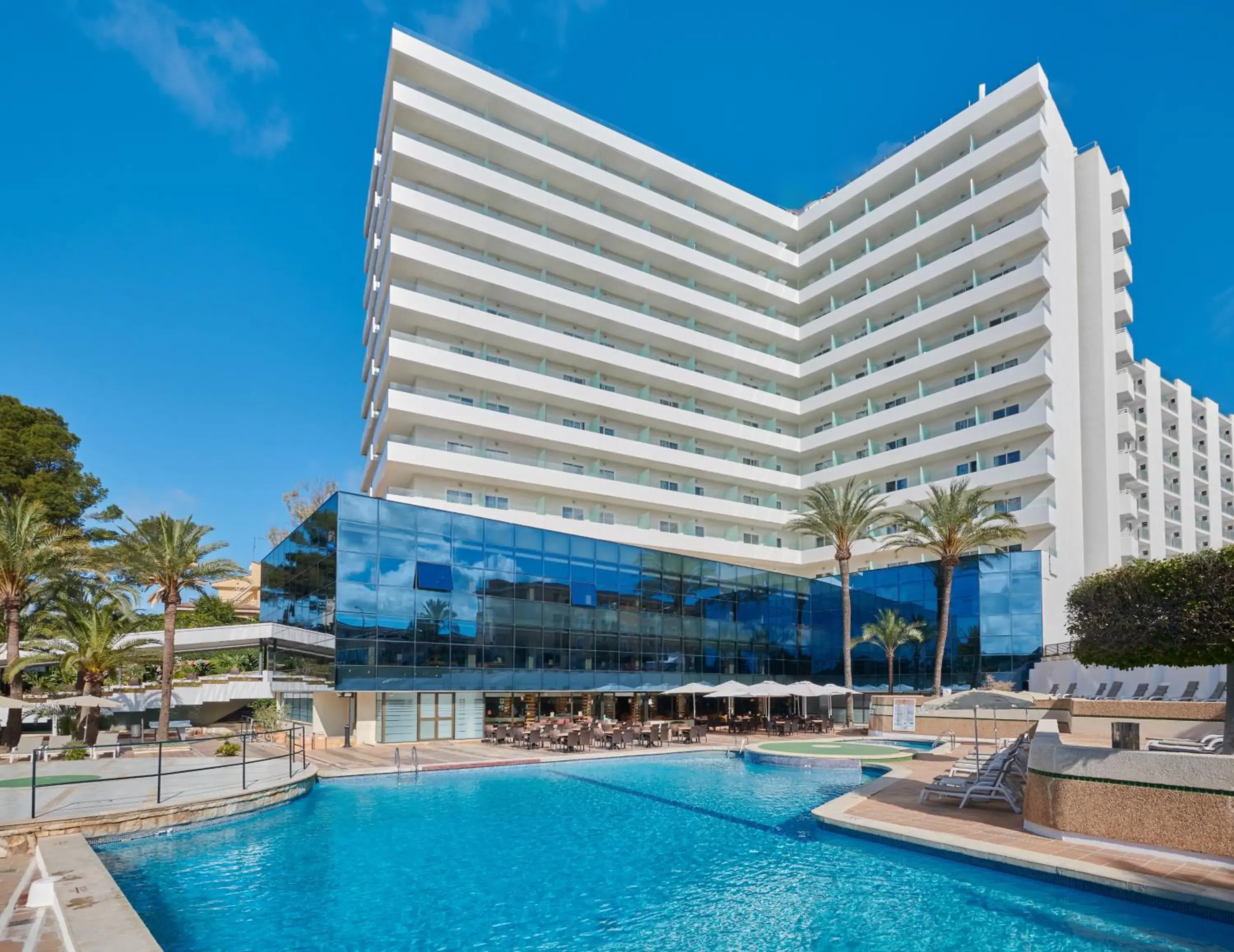 Facade/entrance in Grupotel Taurus Park Facade/entrance in Grupotel Taurus Park