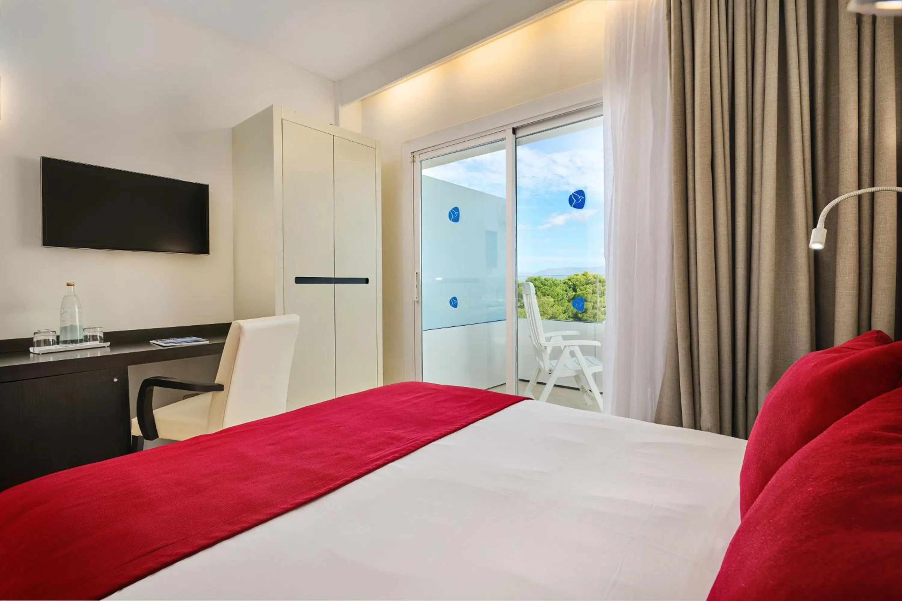 Bedroom, Bed in Grupotel Taurus Park