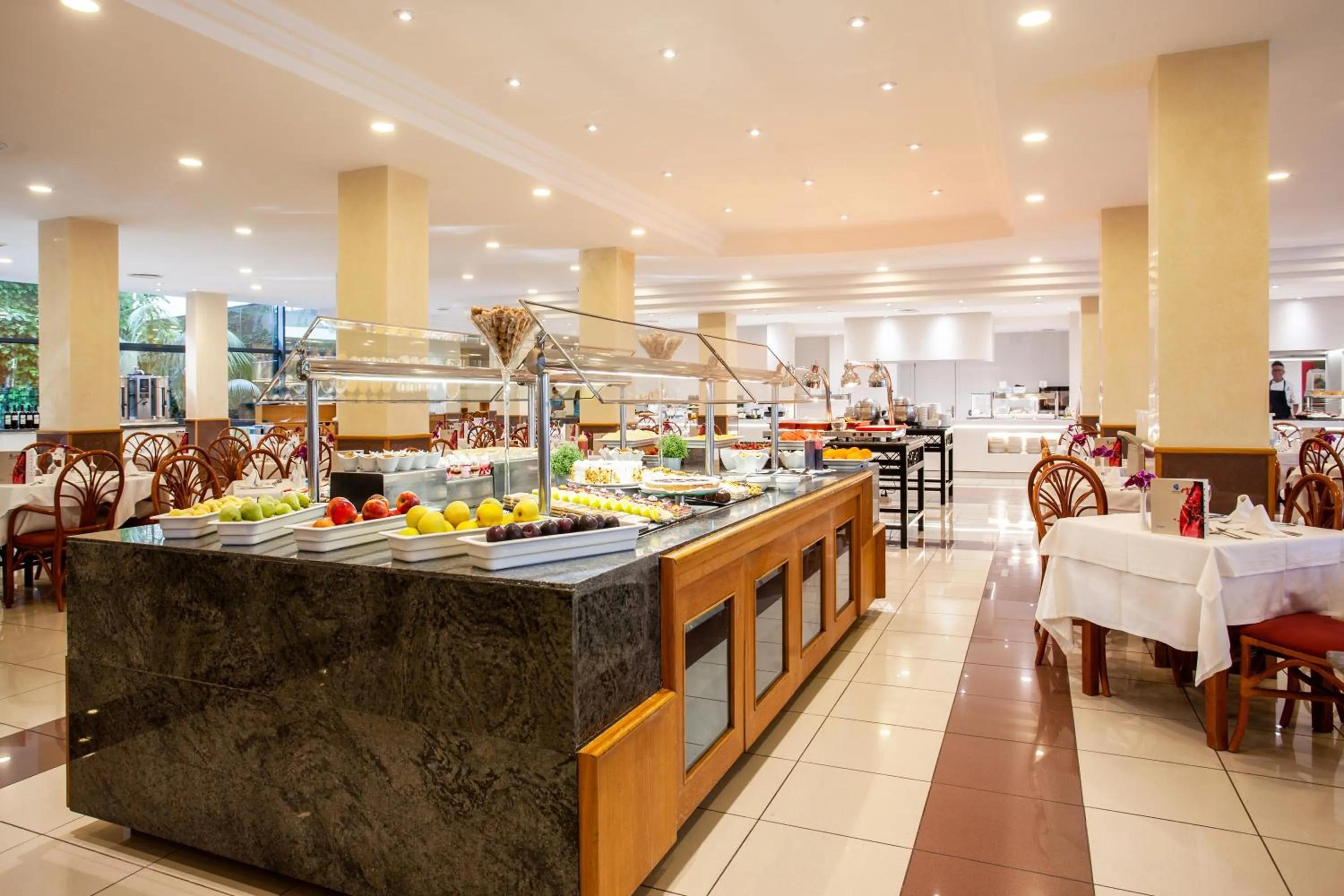 Restaurant/places to eat in Grupotel Taurus Park