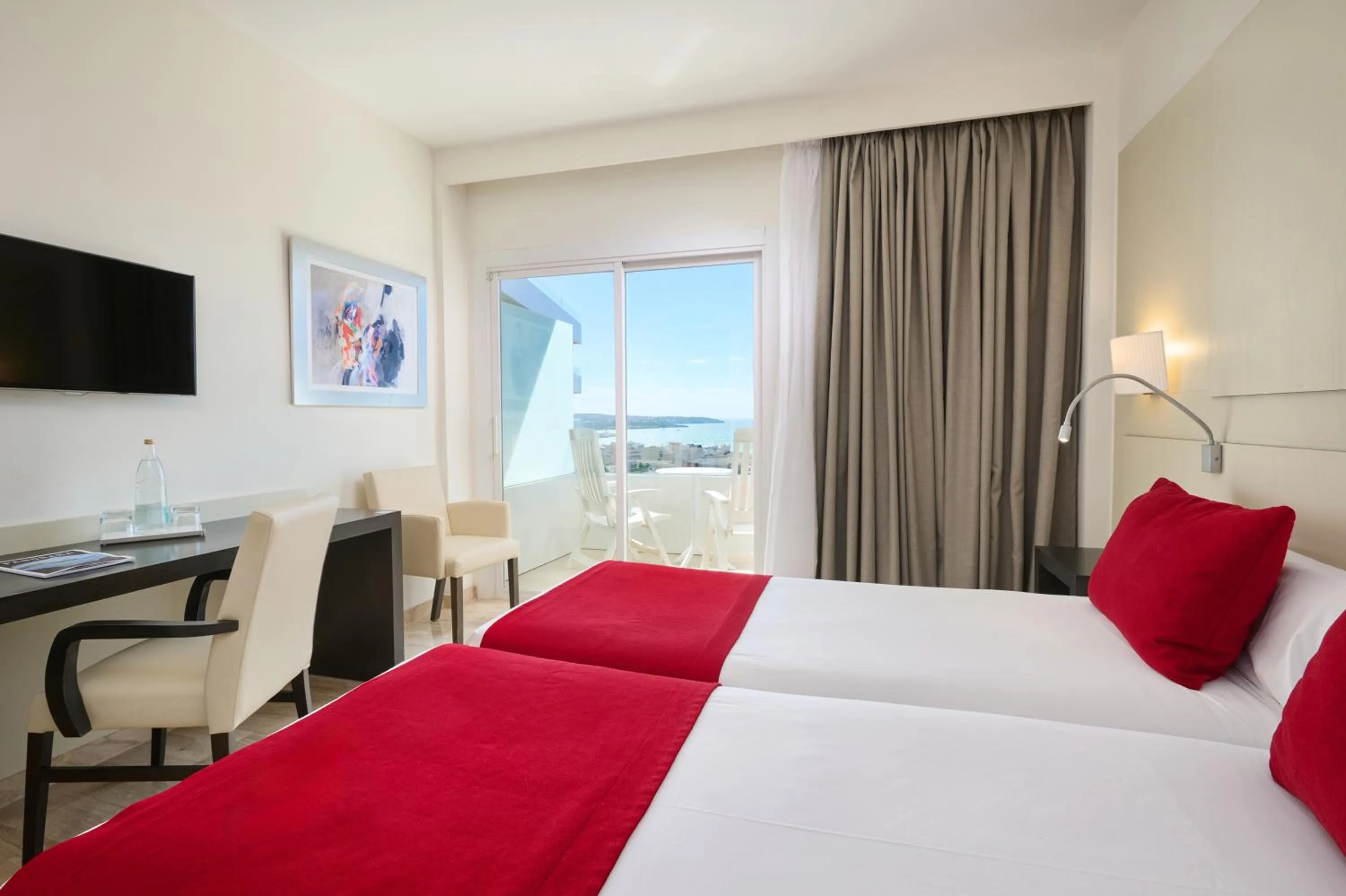 Bedroom, Bed in Grupotel Taurus Park